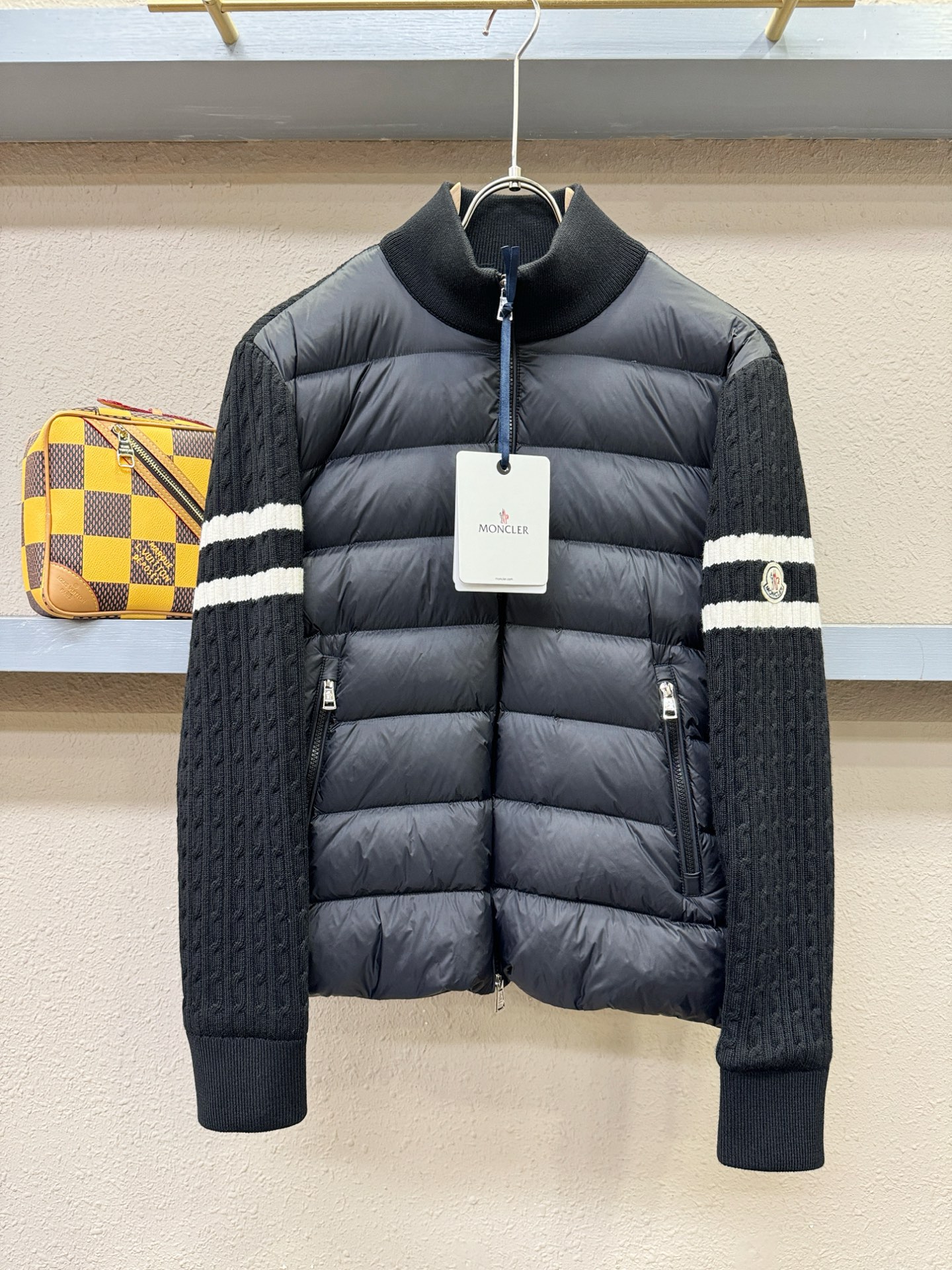 调价 高版本 Moncler蒙口 2025新款羽绒服秀场新品，品相非常完美，专柜高科技防水面料，内里90