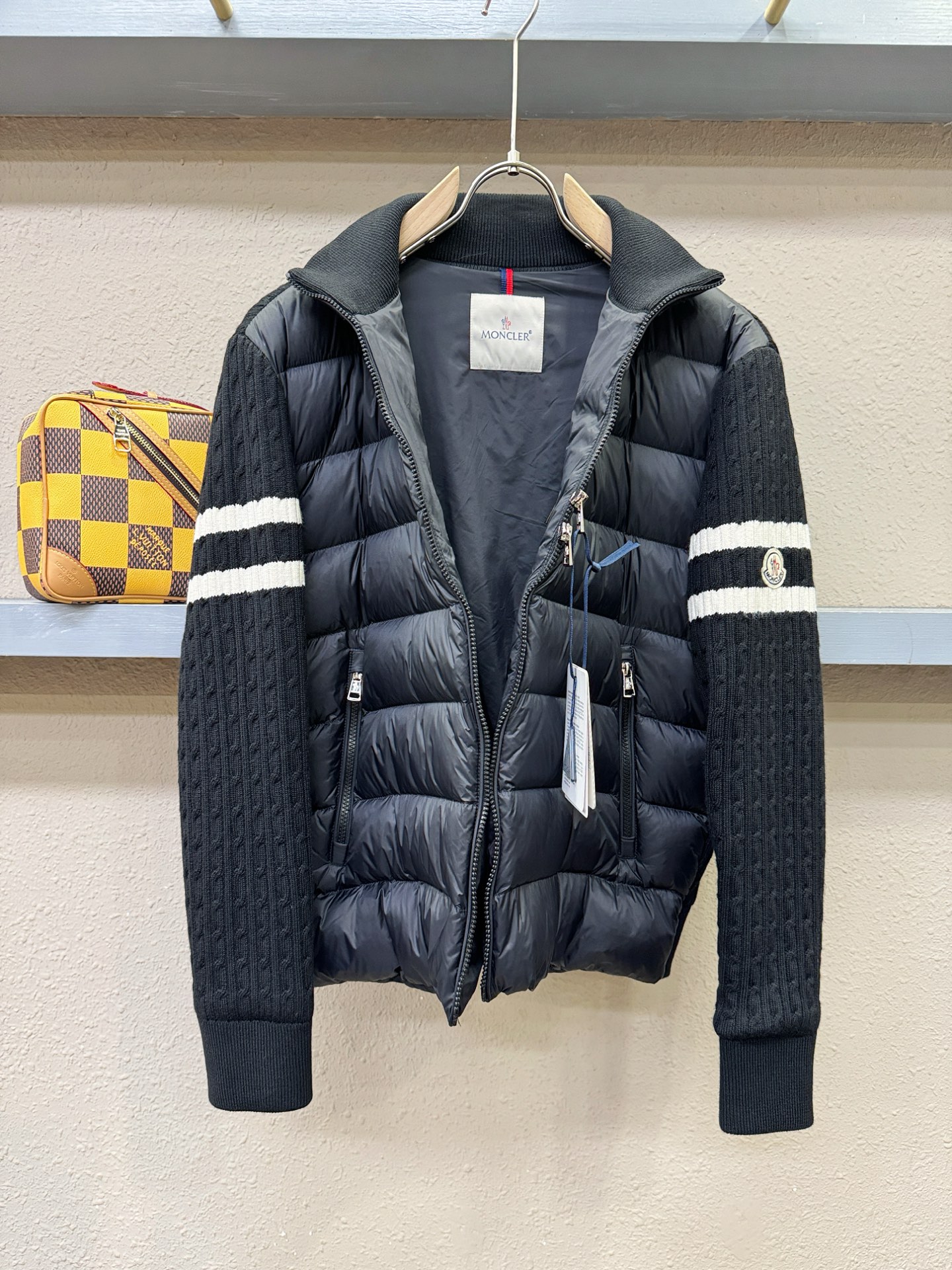 调价 高版本 Moncler蒙口 2025新款羽绒服秀场新品，品相非常完美，专柜高科技防水面料，内里90