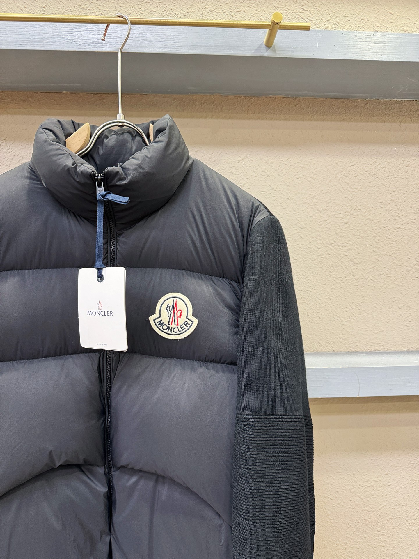 调价 高版本Moncler蒙口 2025新款羽绒服秀场新品，品相非常完美，专柜高科技防水面料，内里90%