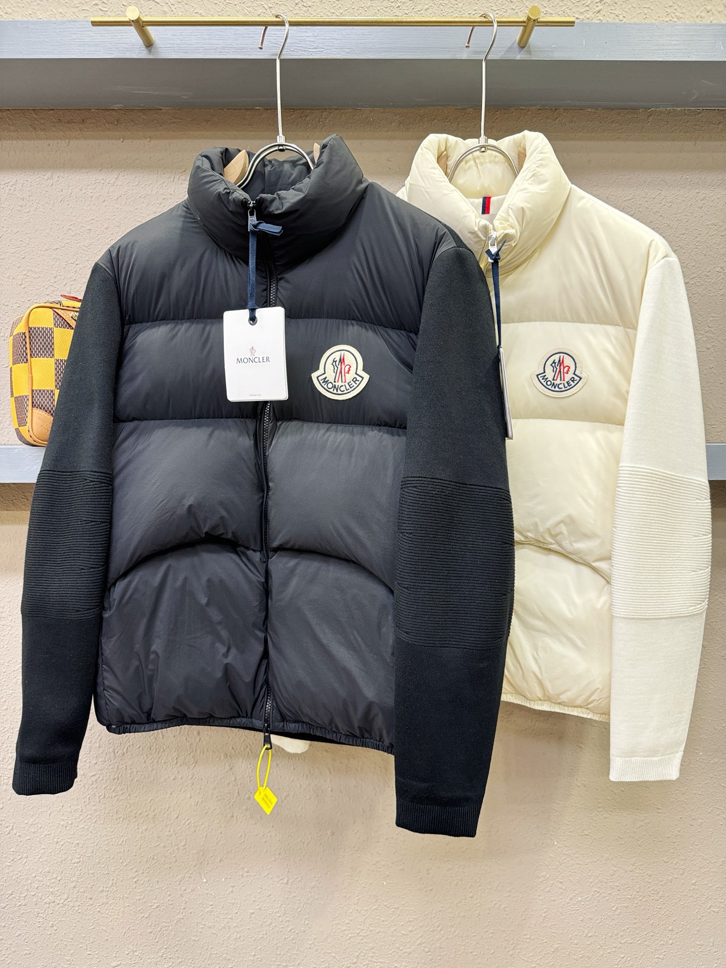 调价 高版本Moncler蒙口 2025新款羽绒服秀场新品，品相非常完美，专柜高科技防水面料，内里90%