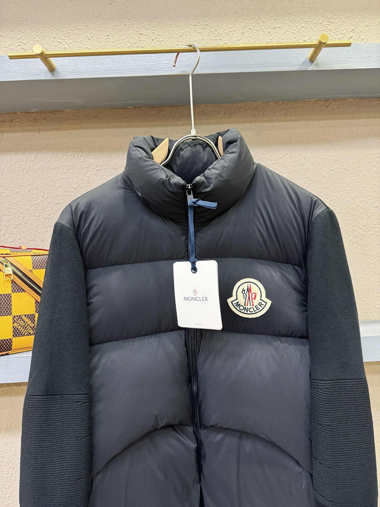 调价 高版本Moncler蒙口 2025新款羽绒服秀场新品，品相非常完美，专柜高科技防水面料，内里90%