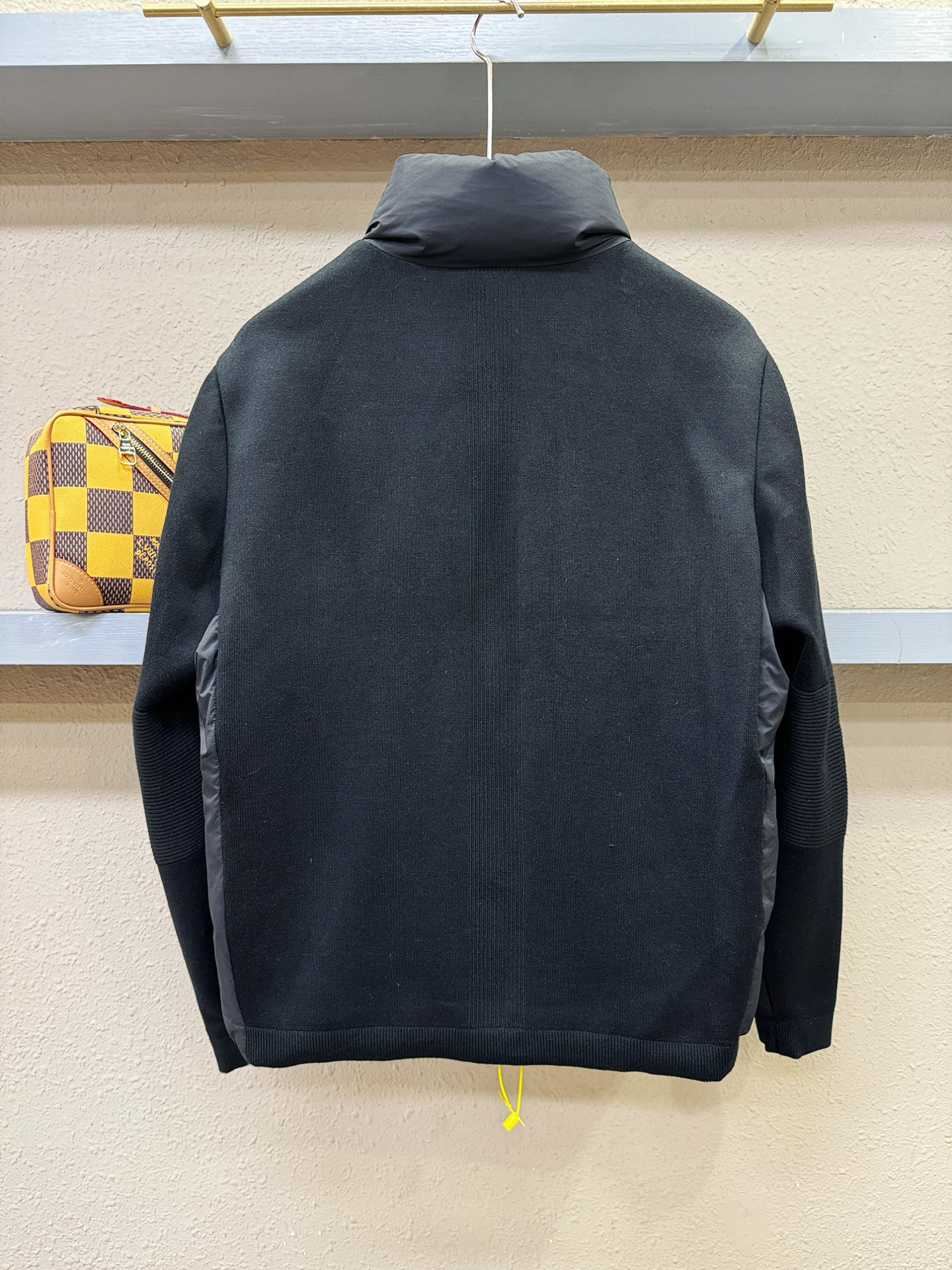 调价 高版本Moncler蒙口 2025新款羽绒服秀场新品，品相非常完美，专柜高科技防水面料，内里90%