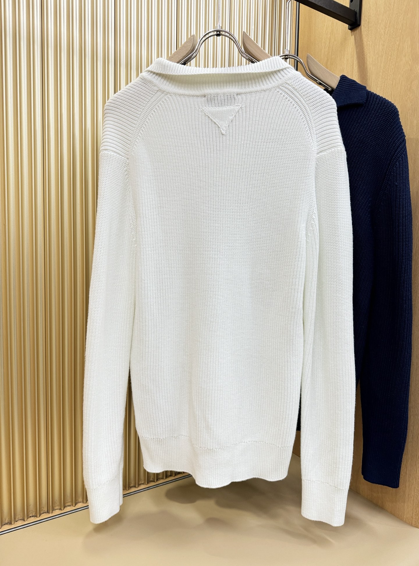 顶级版本PRADA 普拉达 专柜同步冬季新款羊毛衫（绵羊毛100%）甄选客供进口100％绵羊毛材质！面料