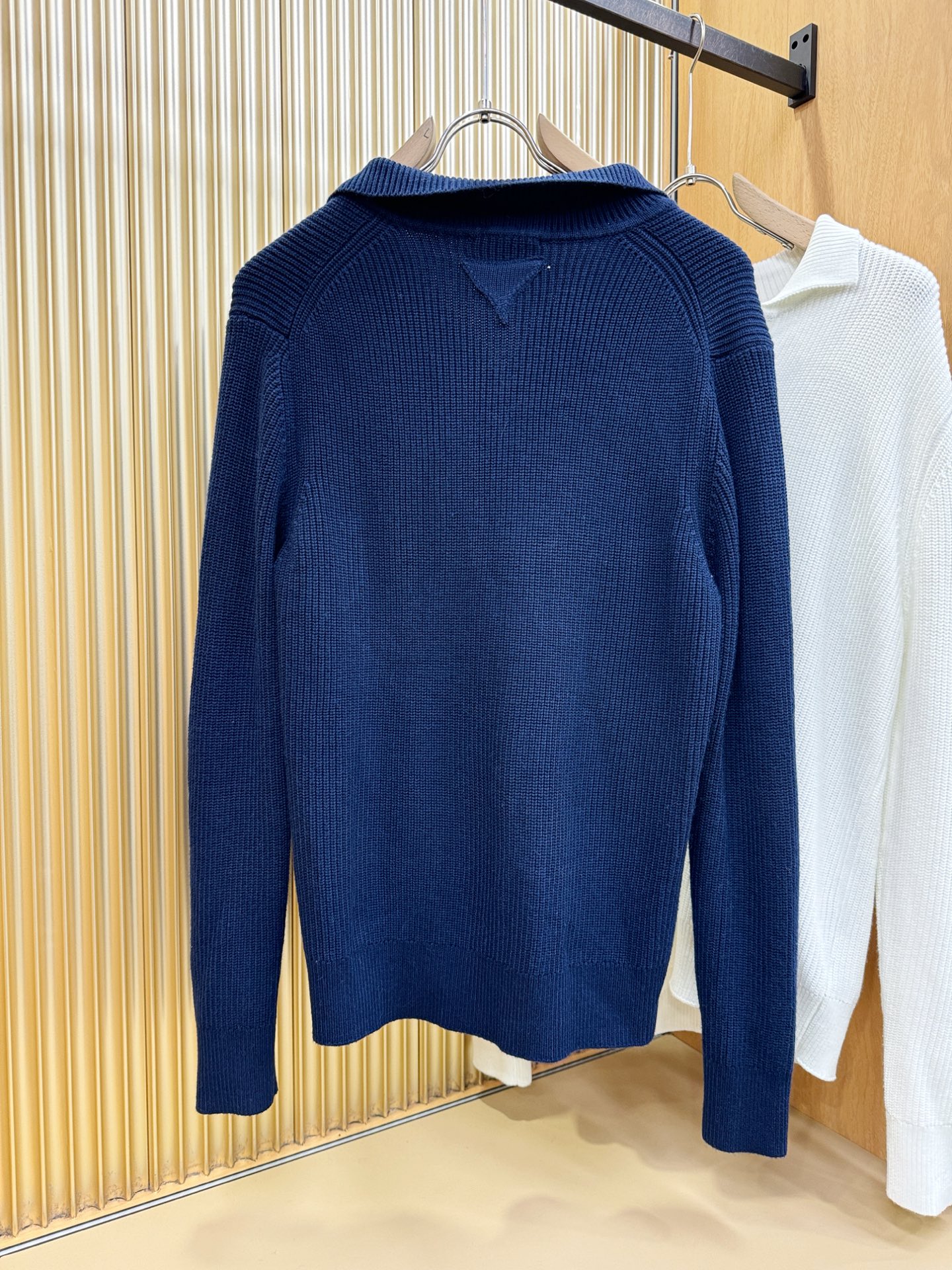 顶级版本PRADA 普拉达 专柜同步冬季新款羊毛衫（绵羊毛100%）甄选客供进口100％绵羊毛材质！面料