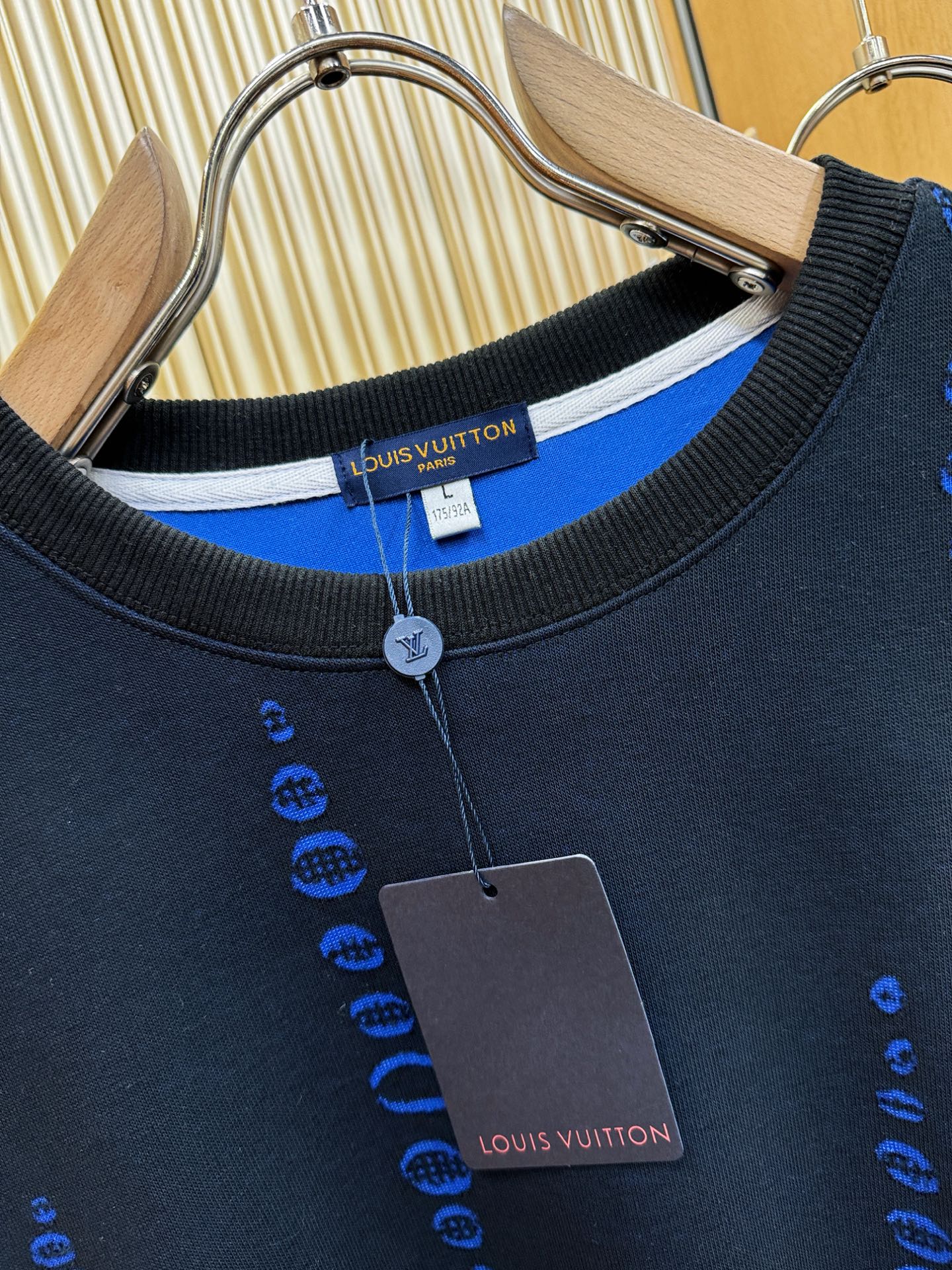 LV路易威登 2025ss秋季新品 长袖卫衣，经典Logo设计，百搭款 官网同步发售 定制面料，柔软细腻