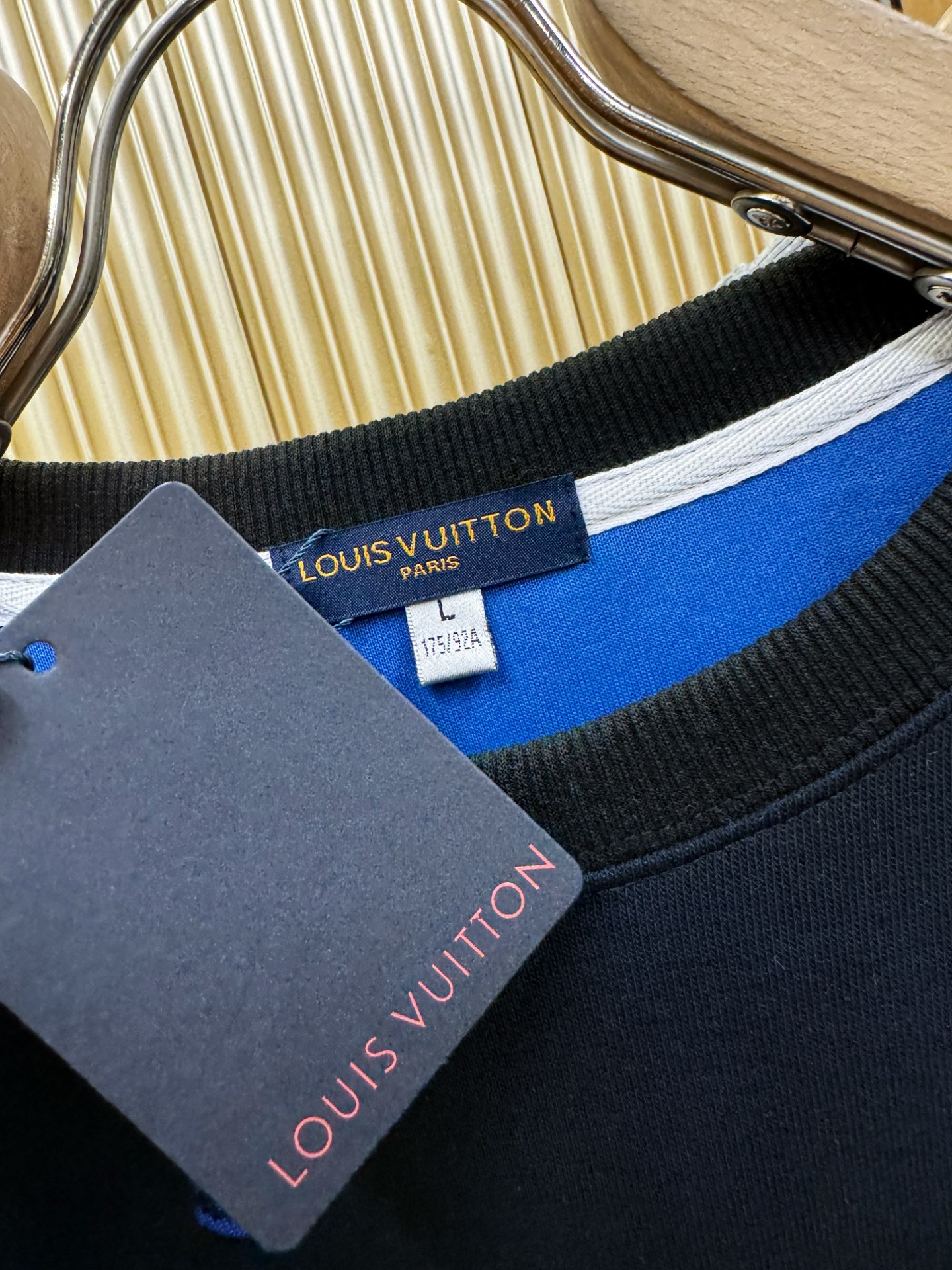 LV路易威登 2025ss秋季新品 长袖卫衣，经典Logo设计，百搭款 官网同步发售 定制面料，柔软细腻