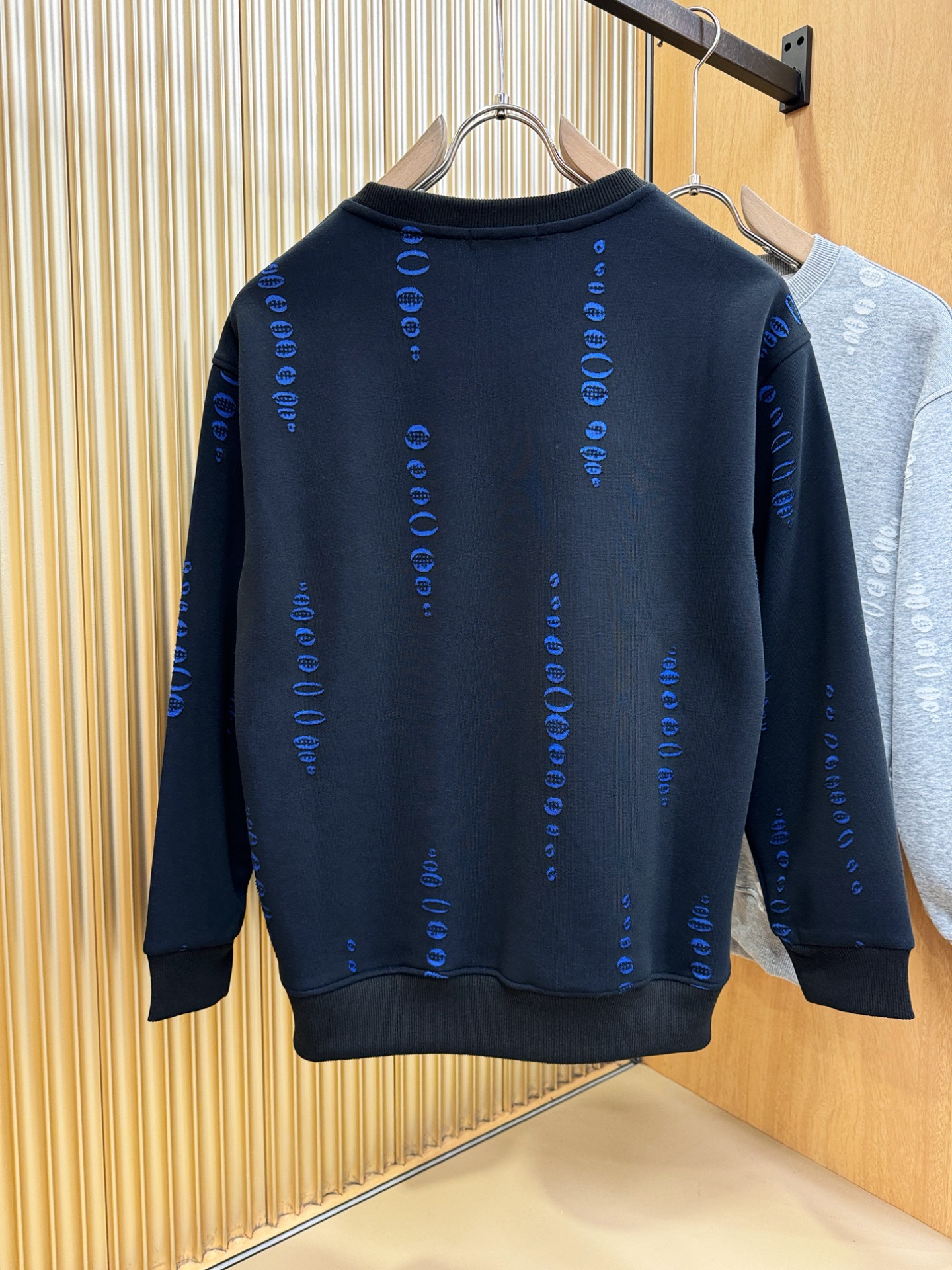 LV路易威登 2025ss秋季新品 长袖卫衣，经典Logo设计，百搭款 官网同步发售 定制面料，柔软细腻