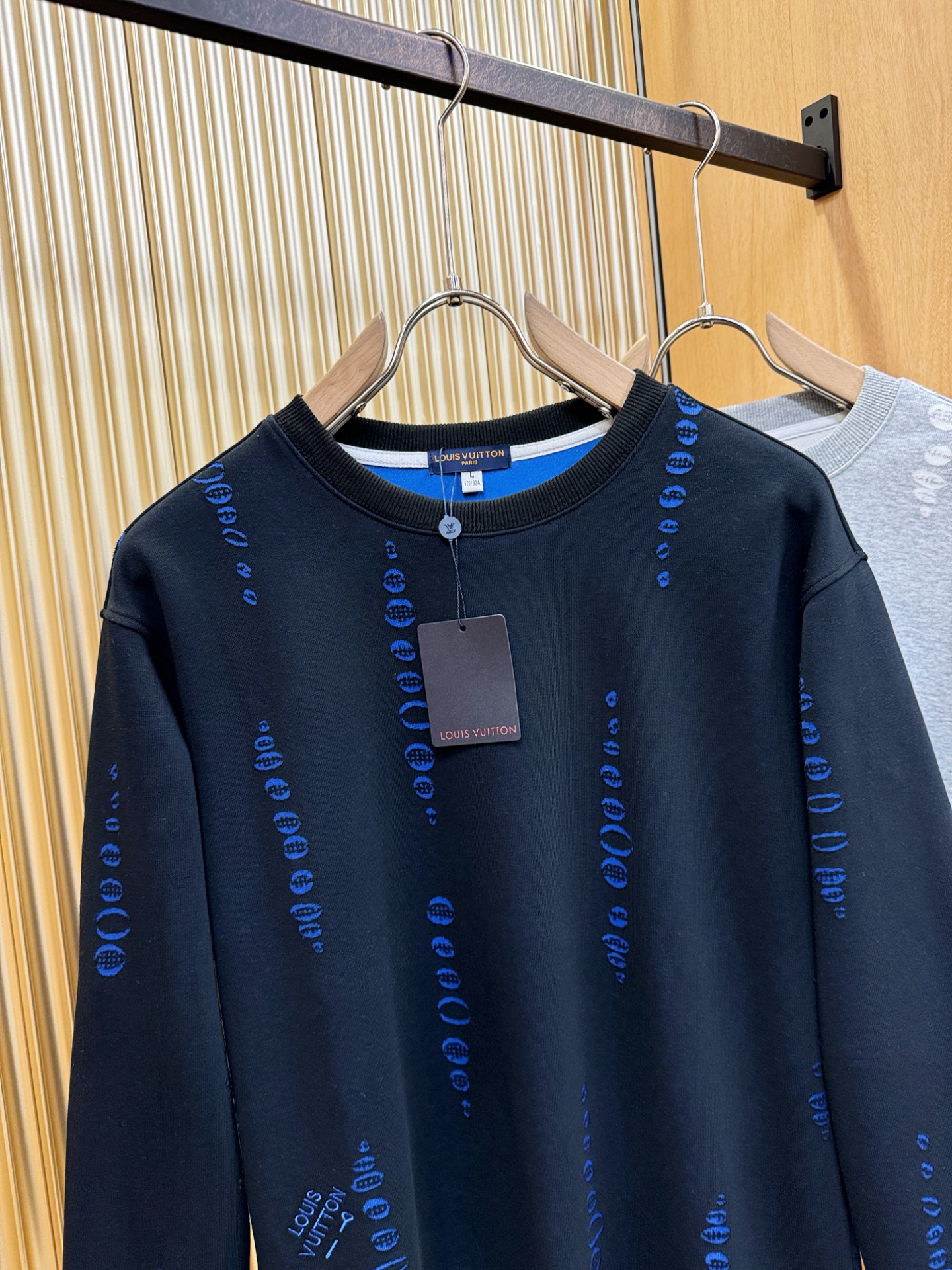 LV路易威登 2025ss秋季新品 长袖卫衣，经典Logo设计，百搭款 官网同步发售 定制面料，柔软细腻