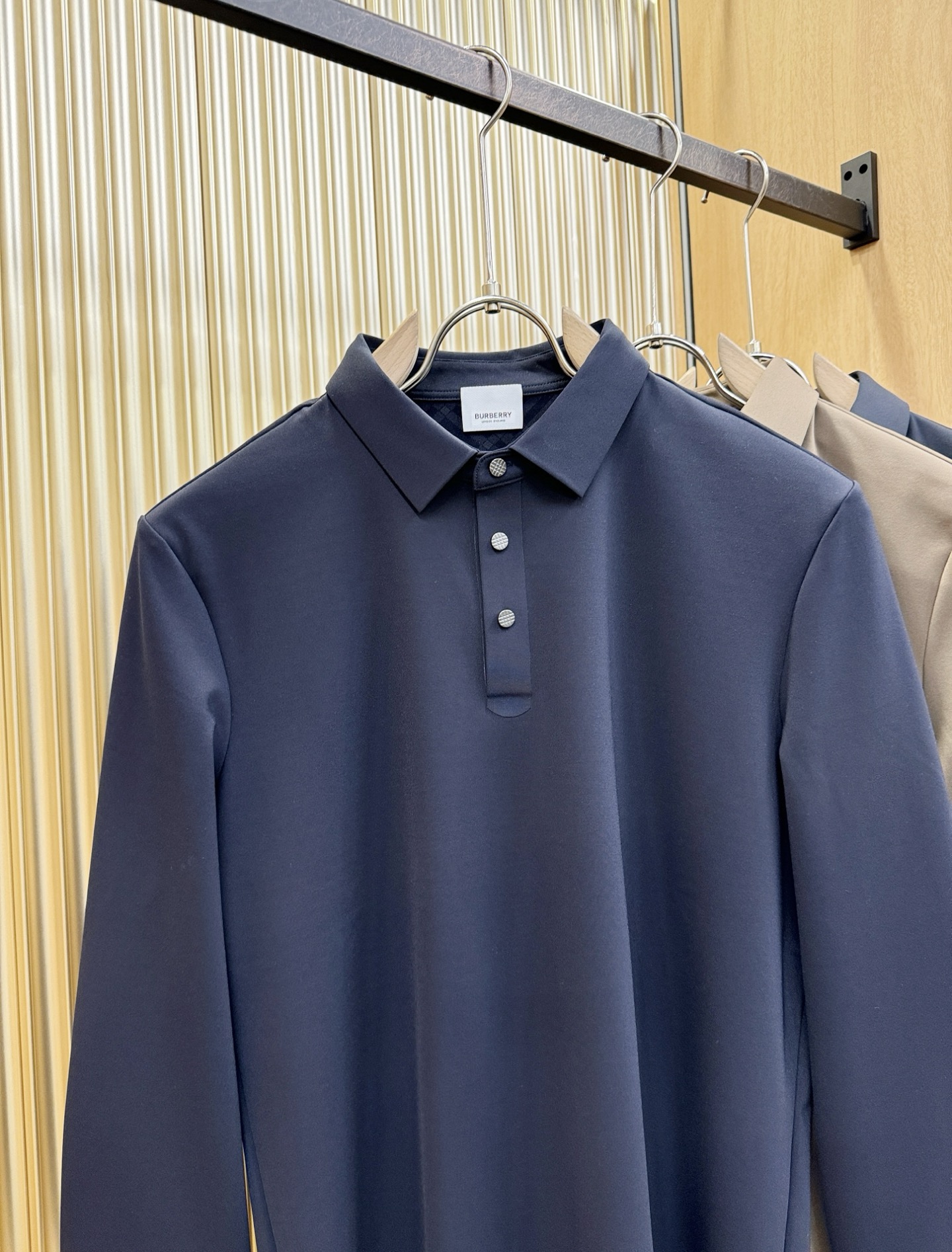 BURBERRY巴宝莉 秋冬新品，官网同步 经典大气百搭Polo领长袖T恤，顶级原版面料，质感细腻 超柔