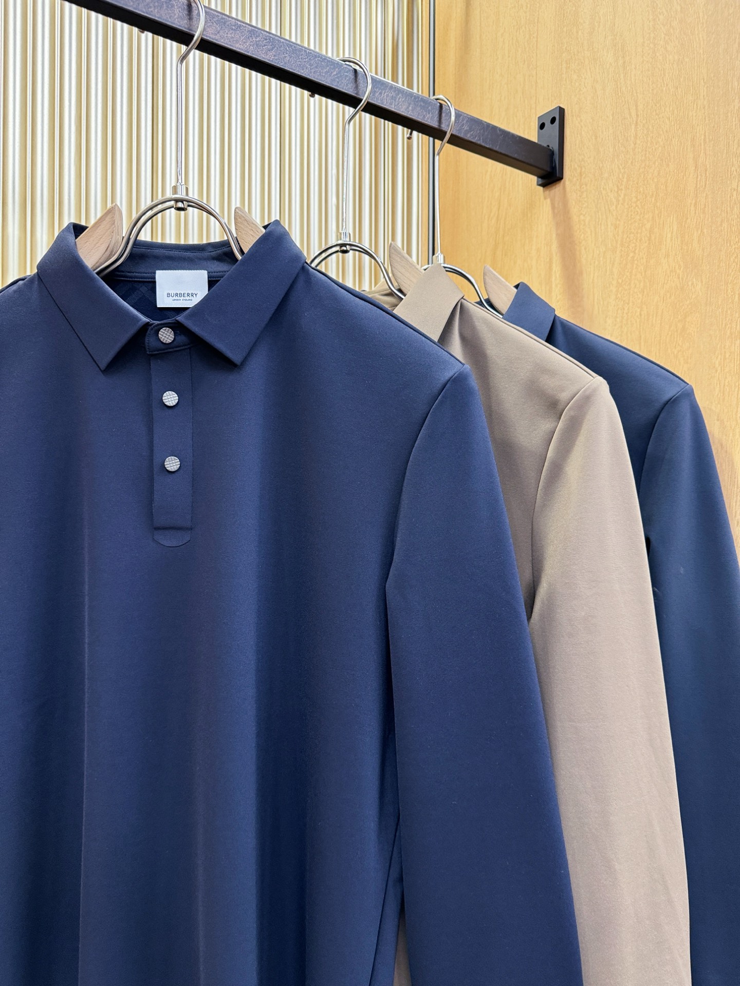 BURBERRY巴宝莉 秋冬新品，官网同步 经典大气百搭Polo领长袖T恤，顶级原版面料，质感细腻 超柔