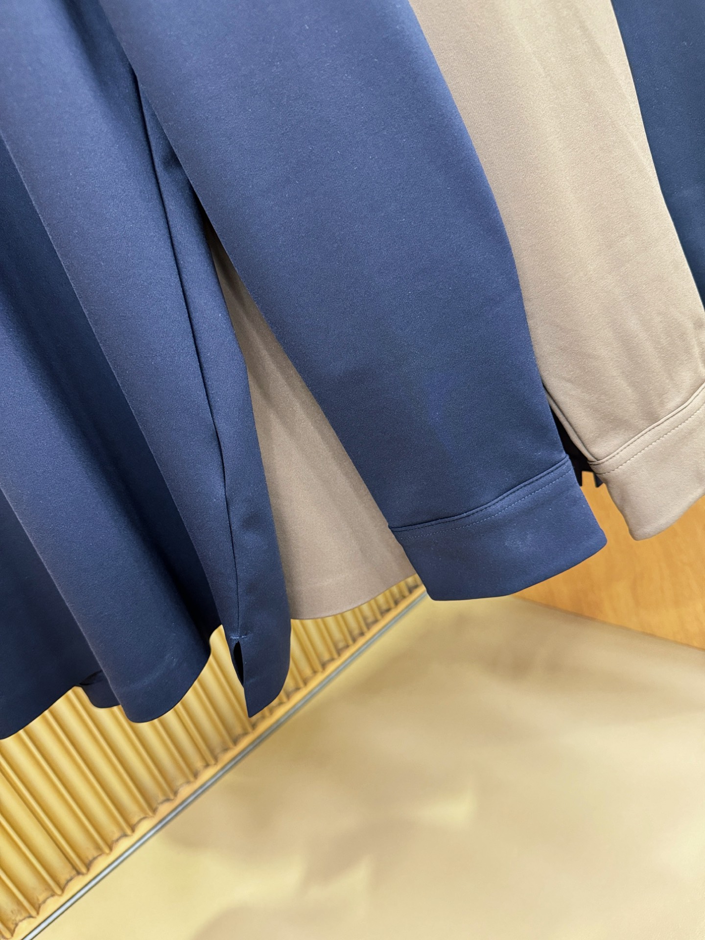 BURBERRY巴宝莉 秋冬新品，官网同步 经典大气百搭Polo领长袖T恤，顶级原版面料，质感细腻 超柔