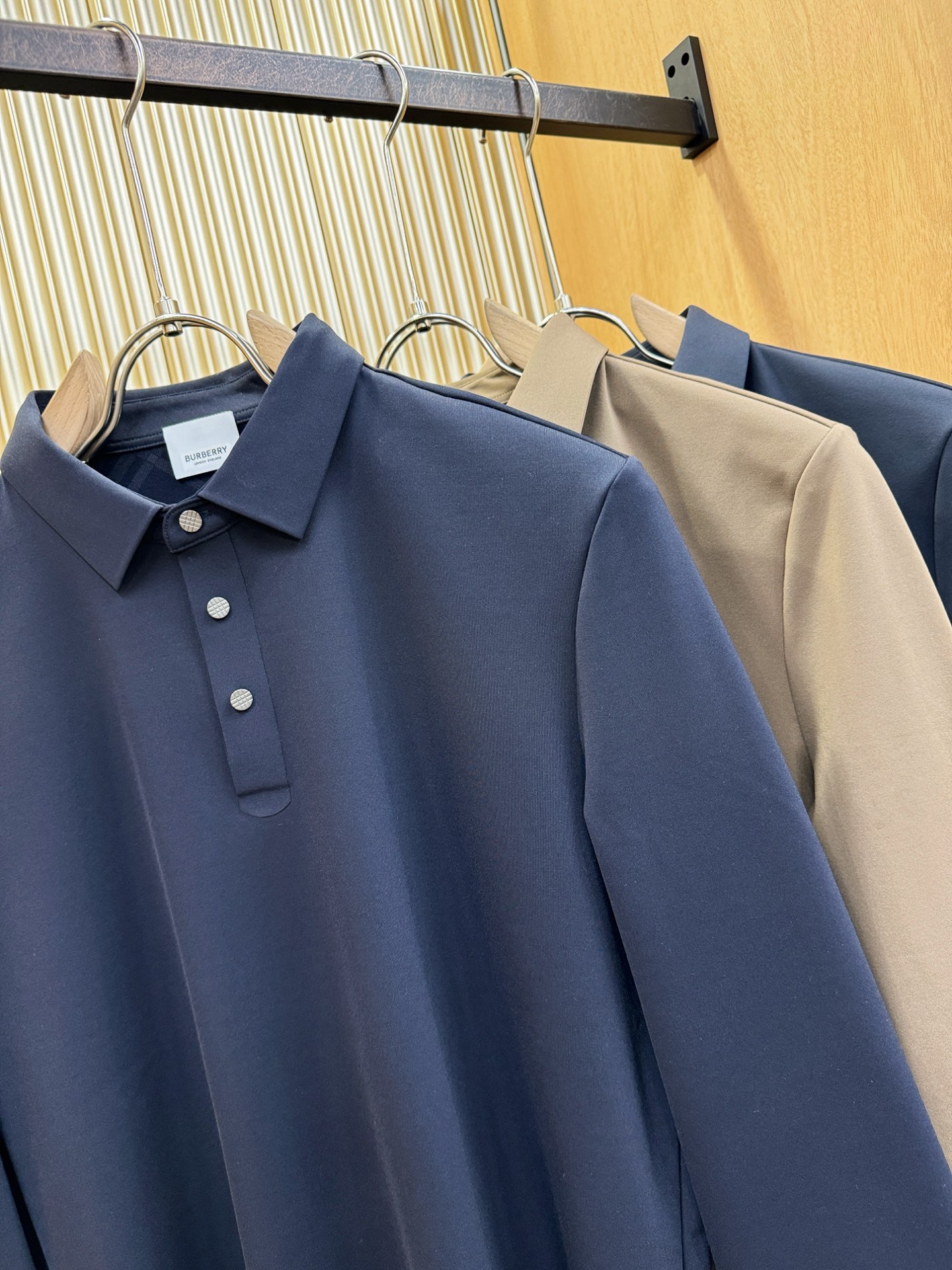 BURBERRY巴宝莉 秋冬新品，官网同步 经典大气百搭Polo领长袖T恤，顶级原版面料，质感细腻 超柔