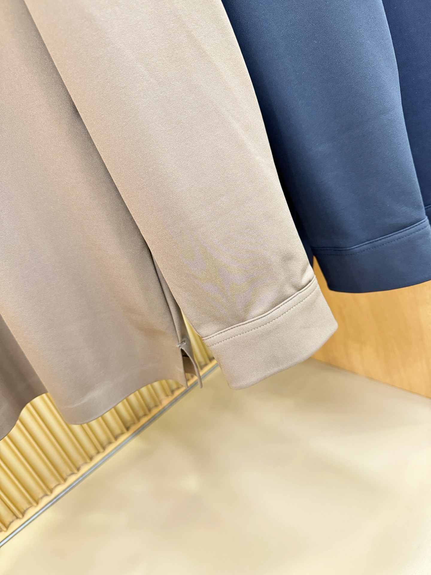 BURBERRY巴宝莉 秋冬新品，官网同步 经典大气百搭Polo领长袖T恤，顶级原版面料，质感细腻 超柔