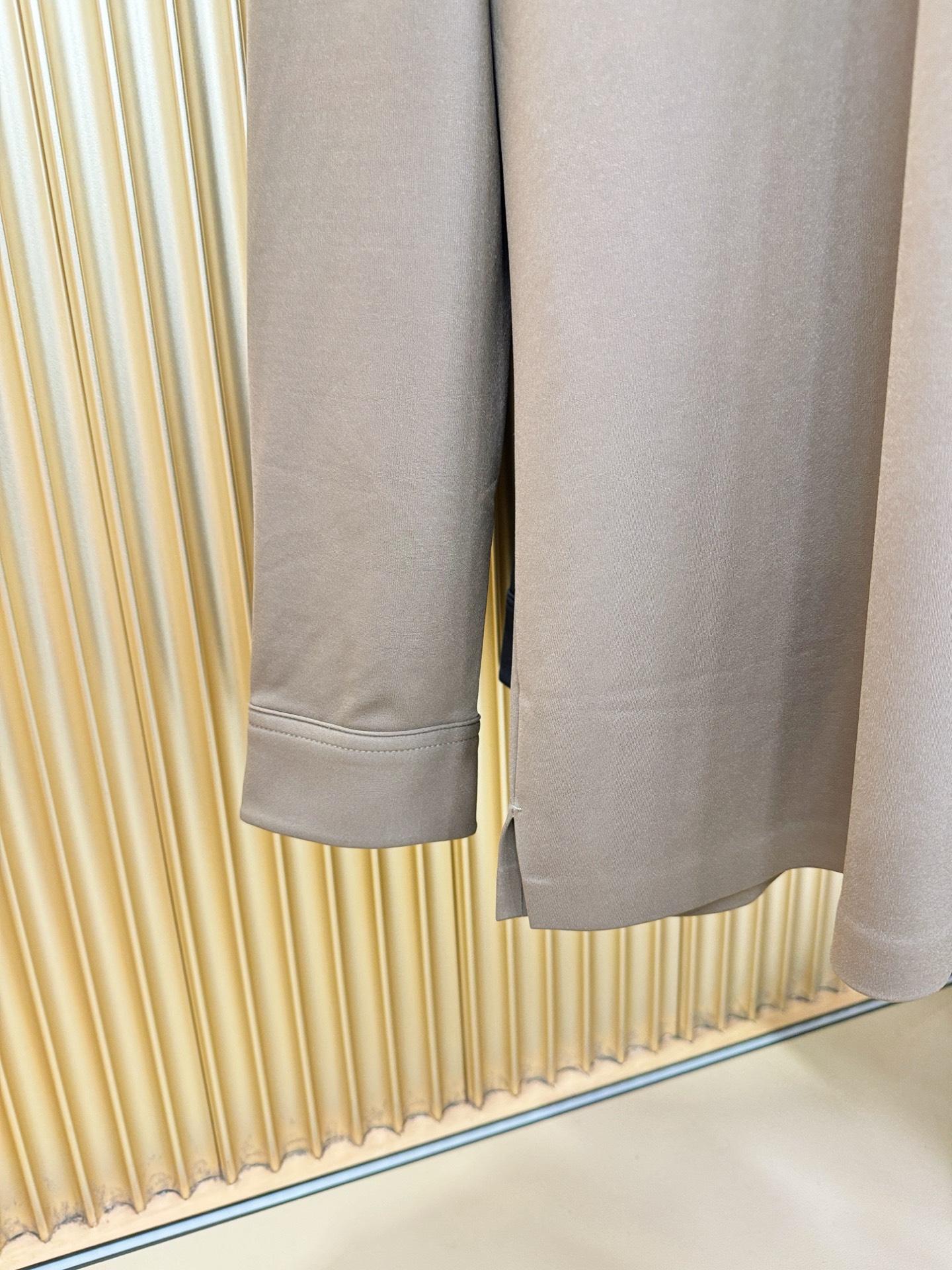 BURBERRY巴宝莉 秋冬新品，官网同步 经典大气百搭Polo领长袖T恤，顶级原版面料，质感细腻 超柔