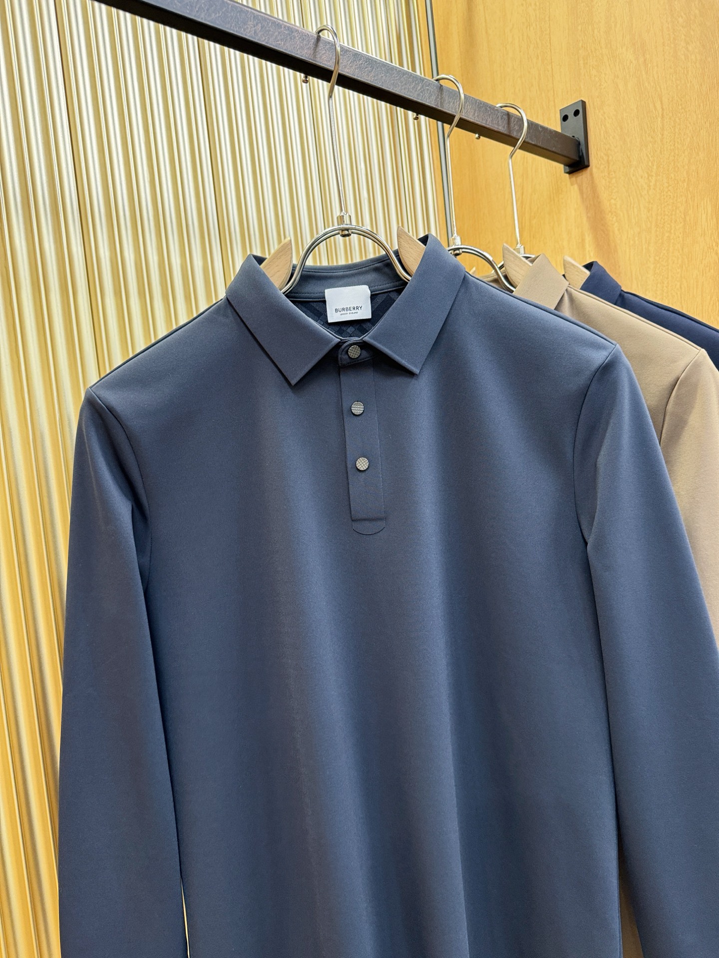 BURBERRY巴宝莉 秋冬新品，官网同步 经典大气百搭Polo领长袖T恤，顶级原版面料，质感细腻 超柔