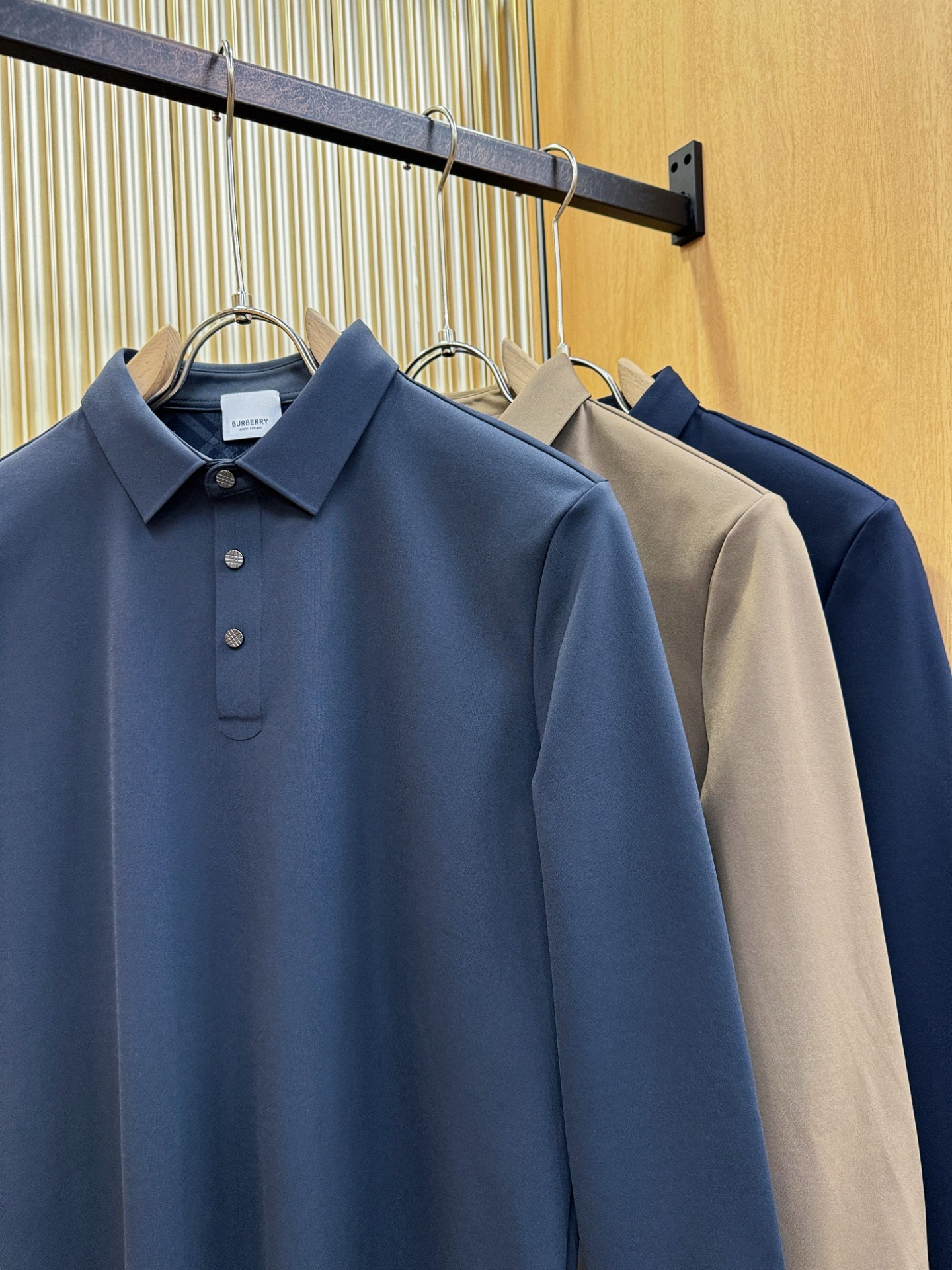 BURBERRY巴宝莉 秋冬新品，官网同步 经典大气百搭Polo领长袖T恤，顶级原版面料，质感细腻 超柔