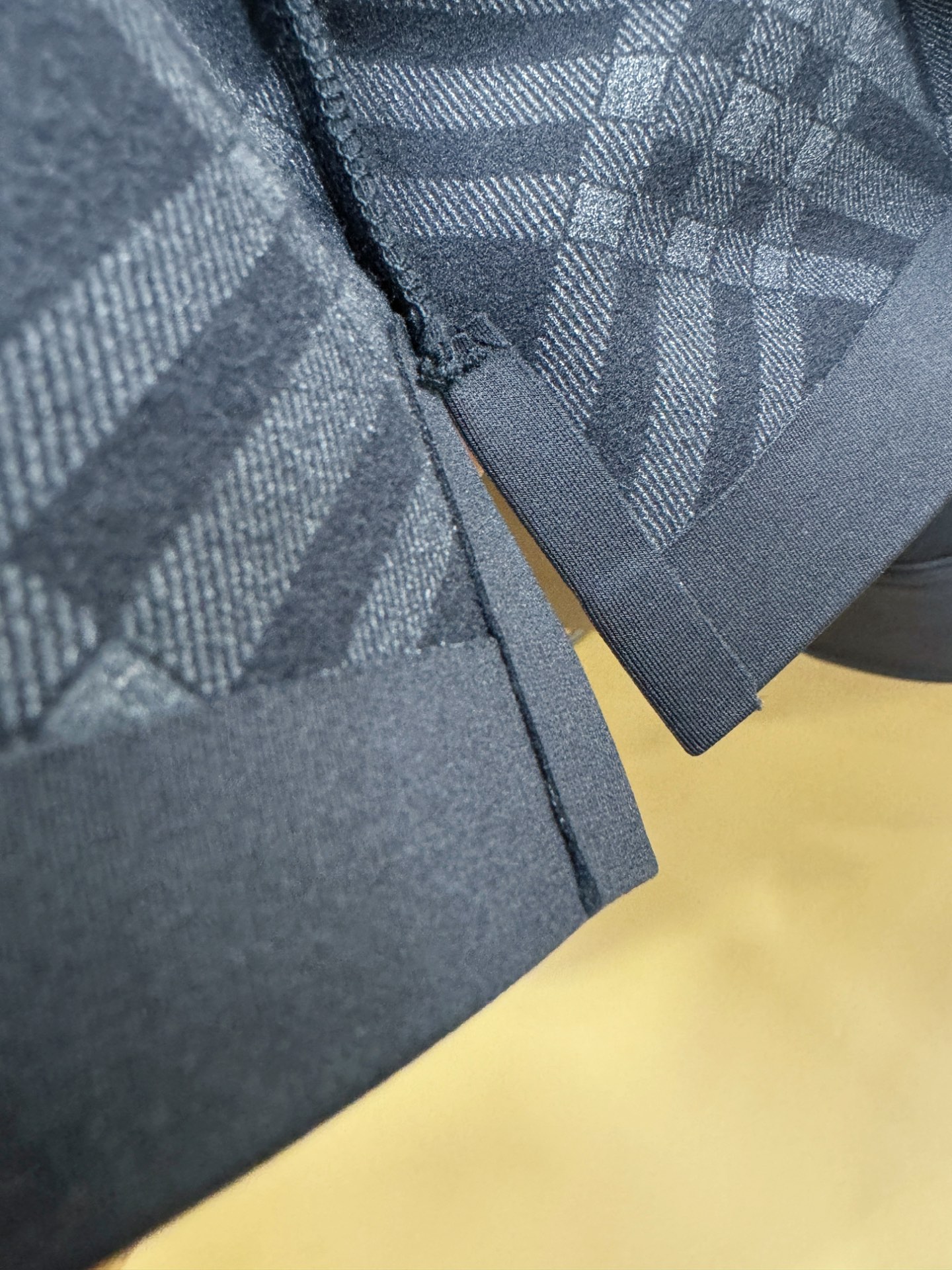 BURBERRY巴宝莉 秋冬新品，官网同步 经典大气百搭Polo领长袖T恤，顶级原版面料，质感细腻 超柔