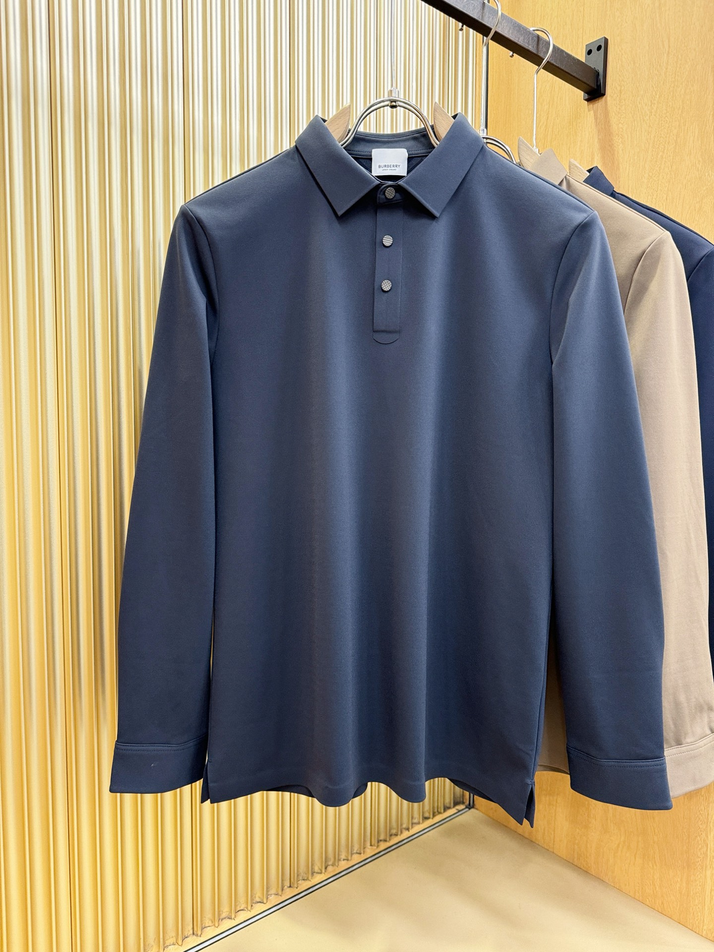 BURBERRY巴宝莉 秋冬新品，官网同步 经典大气百搭Polo领长袖T恤，顶级原版面料，质感细腻 超柔