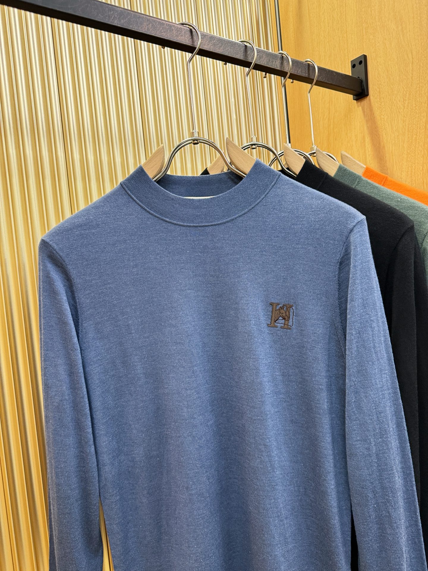 Hermès爱马仕 2025秋冬新款毛衣，桑蚕丝+羊毛，顶级桑蚕丝羊毛面料，手感柔软。 logo图案设计