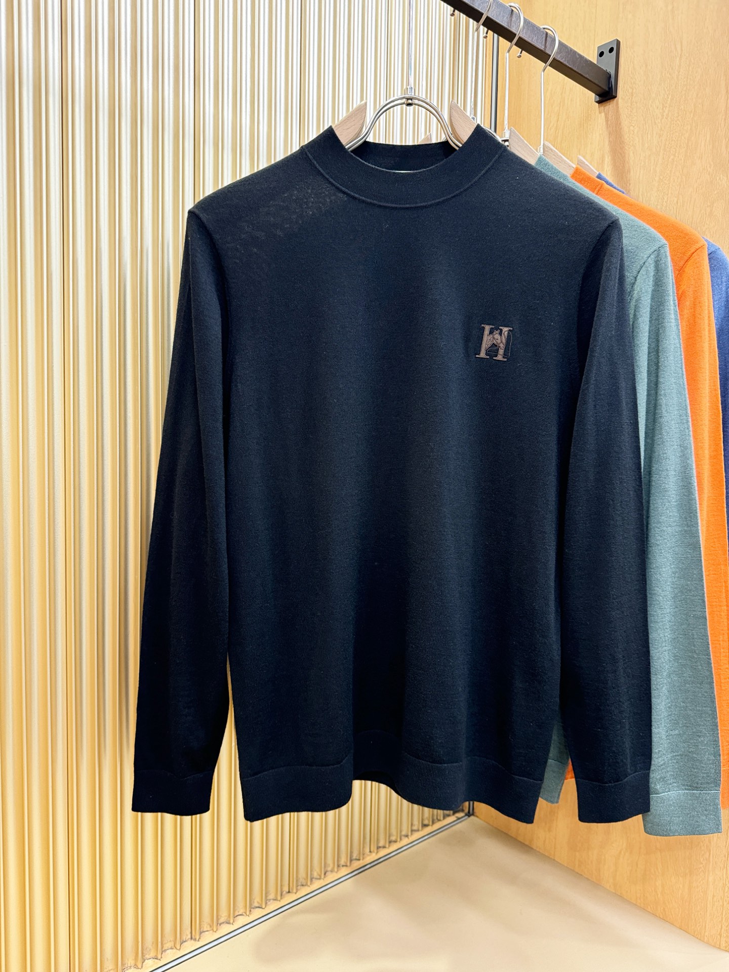 Hermès爱马仕 2025秋冬新款毛衣，桑蚕丝+羊毛，顶级桑蚕丝羊毛面料，手感柔软。 logo图案设计