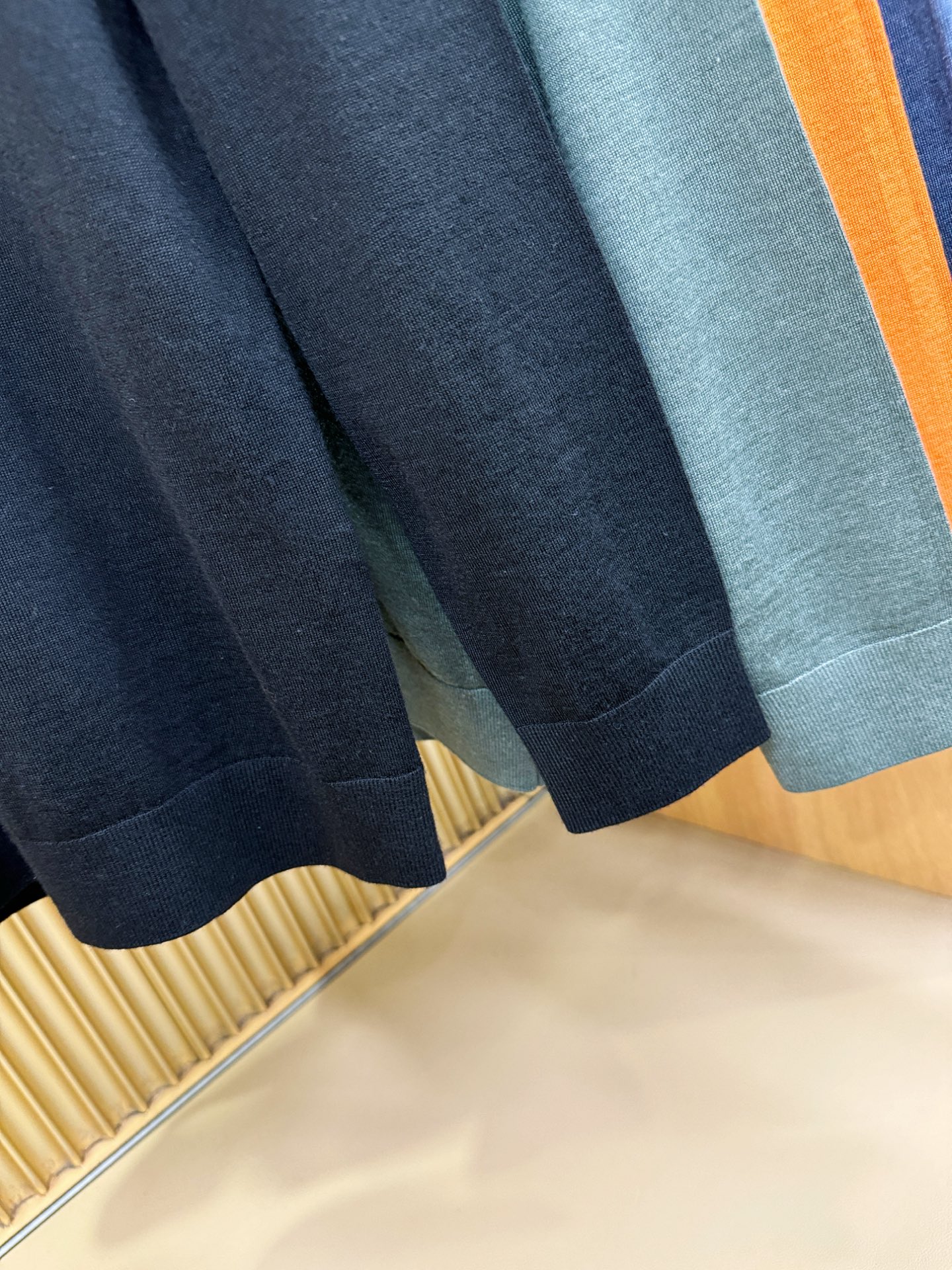 Hermès爱马仕 2025秋冬新款毛衣，桑蚕丝+羊毛，顶级桑蚕丝羊毛面料，手感柔软。 logo图案设计