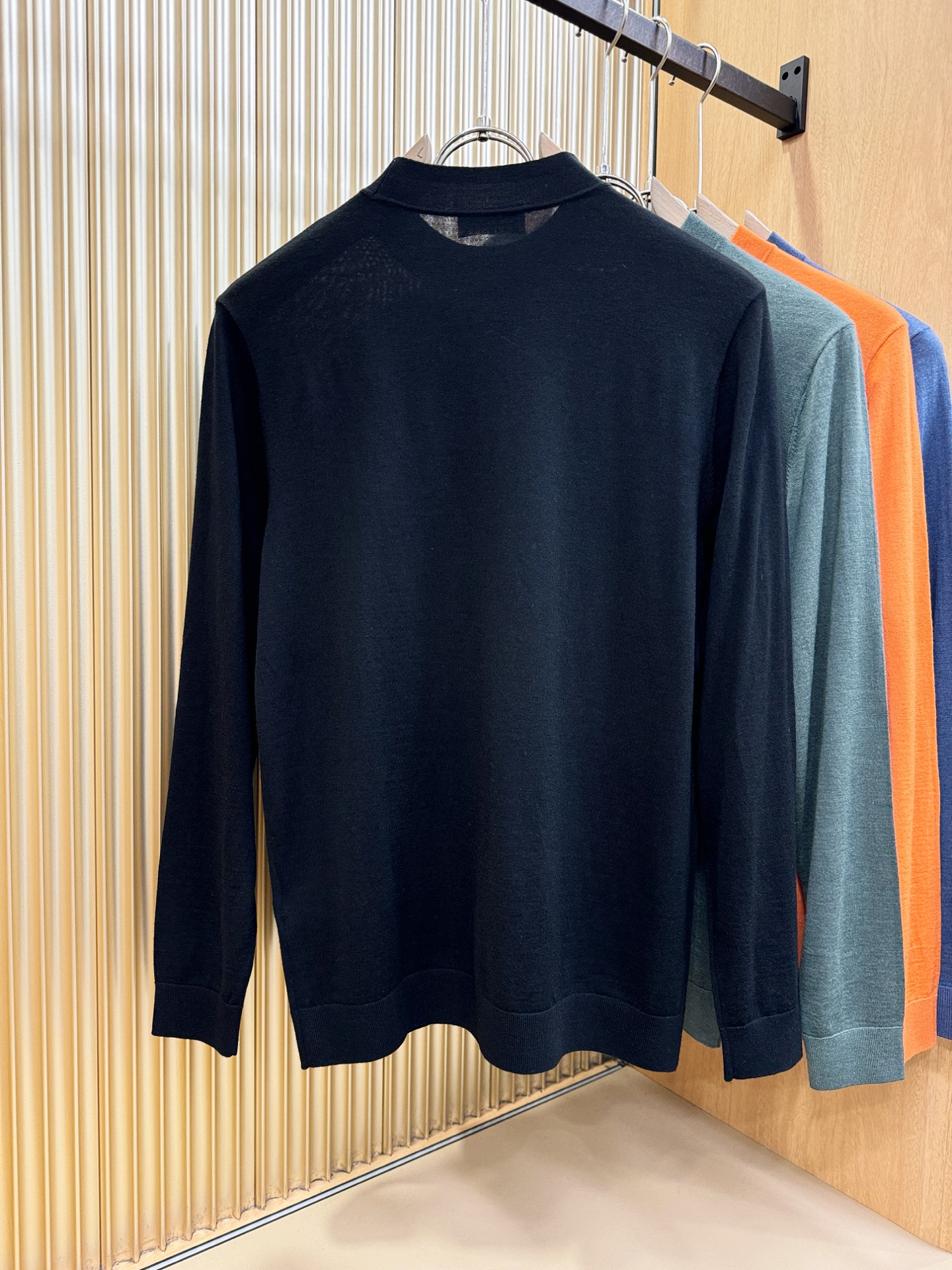 Hermès爱马仕 2025秋冬新款毛衣，桑蚕丝+羊毛，顶级桑蚕丝羊毛面料，手感柔软。 logo图案设计