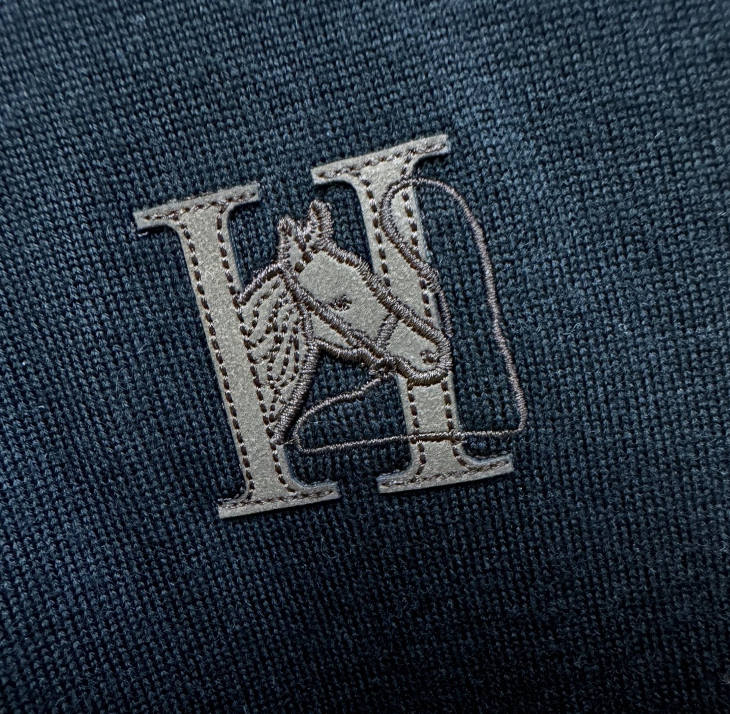 Hermès爱马仕 2025秋冬新款毛衣，桑蚕丝+羊毛，顶级桑蚕丝羊毛面料，手感柔软。 logo图案设计