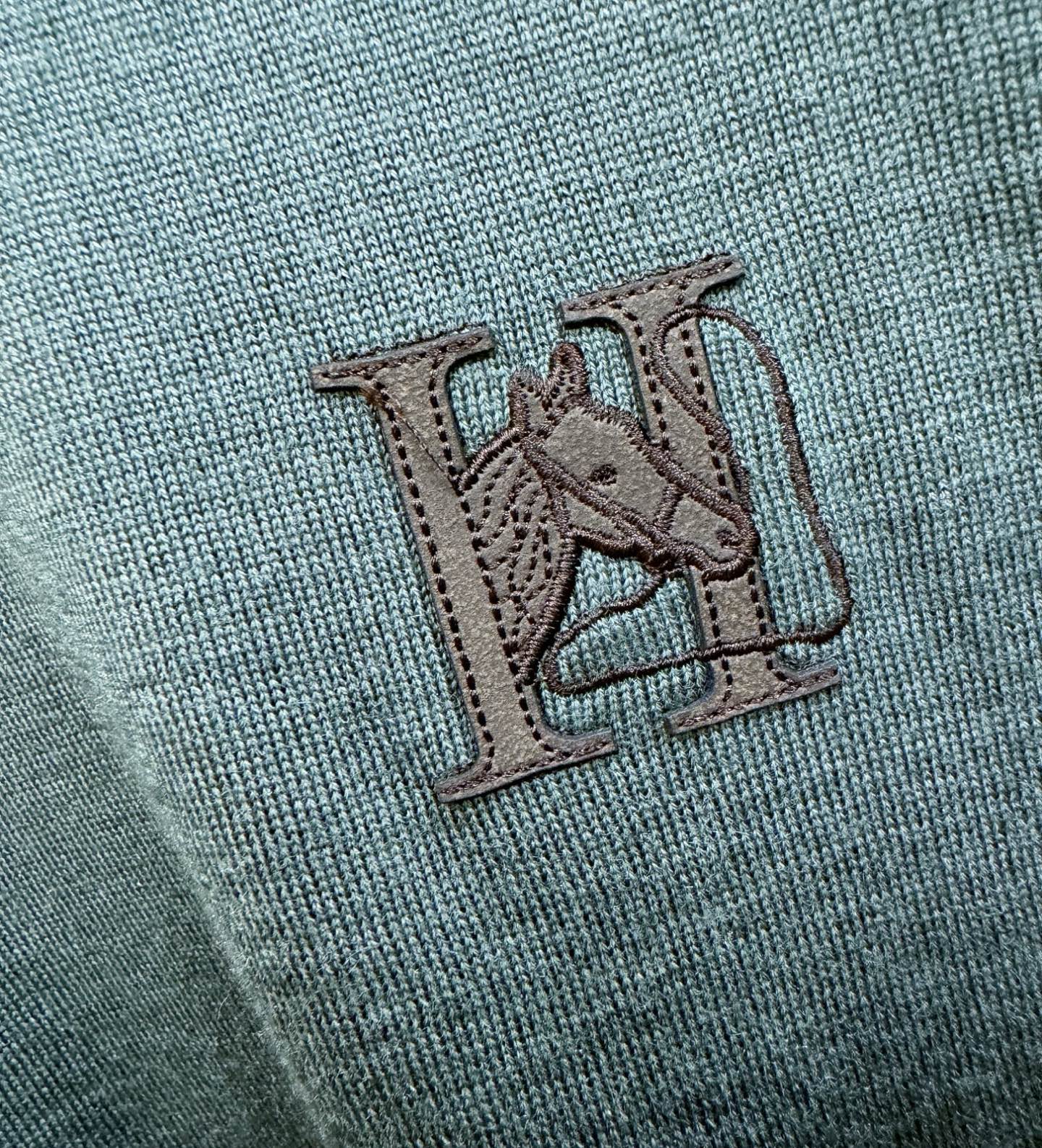 Hermès爱马仕 2025秋冬新款毛衣，桑蚕丝+羊毛，顶级桑蚕丝羊毛面料，手感柔软。 logo图案设计