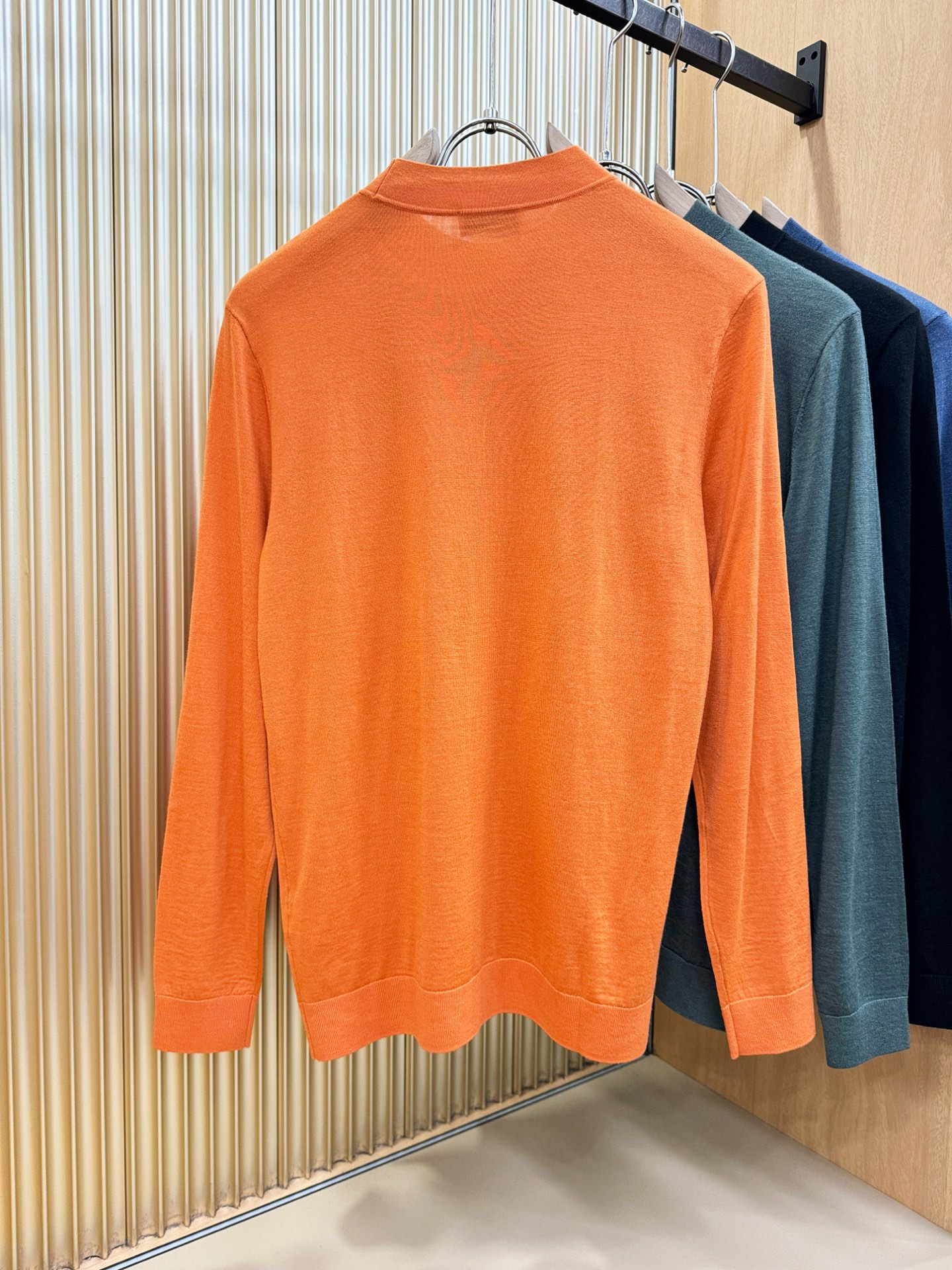 Hermès爱马仕 2025秋冬新款毛衣，桑蚕丝+羊毛，顶级桑蚕丝羊毛面料，手感柔软。 logo图案设计