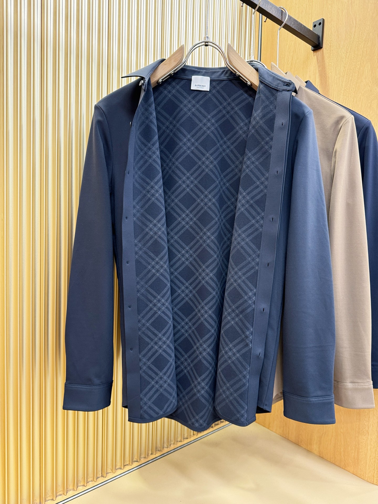 BURBERRY巴宝莉 2025新款衬衫，内里抓绒，保暖厚实。贸易公司渠道稀出，领先官网发售！经典休闲衬