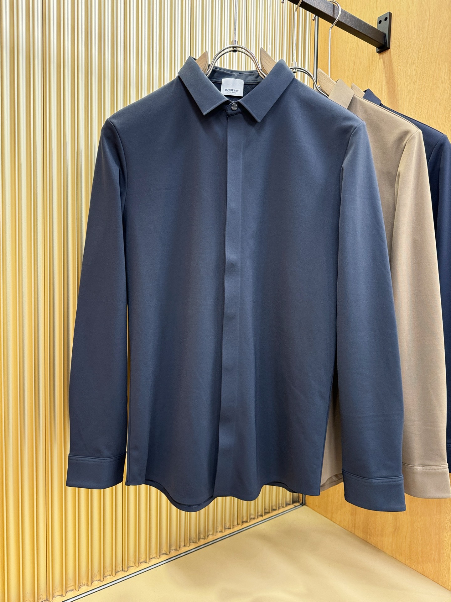 BURBERRY巴宝莉 2025新款衬衫，内里抓绒，保暖厚实。贸易公司渠道稀出，领先官网发售！经典休闲衬