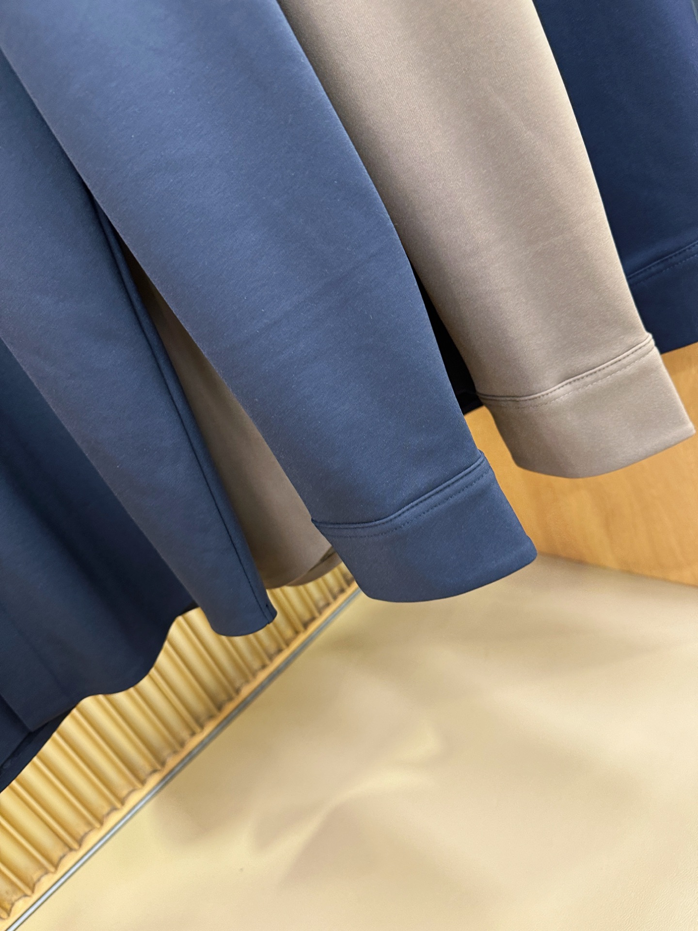 BURBERRY巴宝莉 2025新款衬衫，内里抓绒，保暖厚实。贸易公司渠道稀出，领先官网发售！经典休闲衬