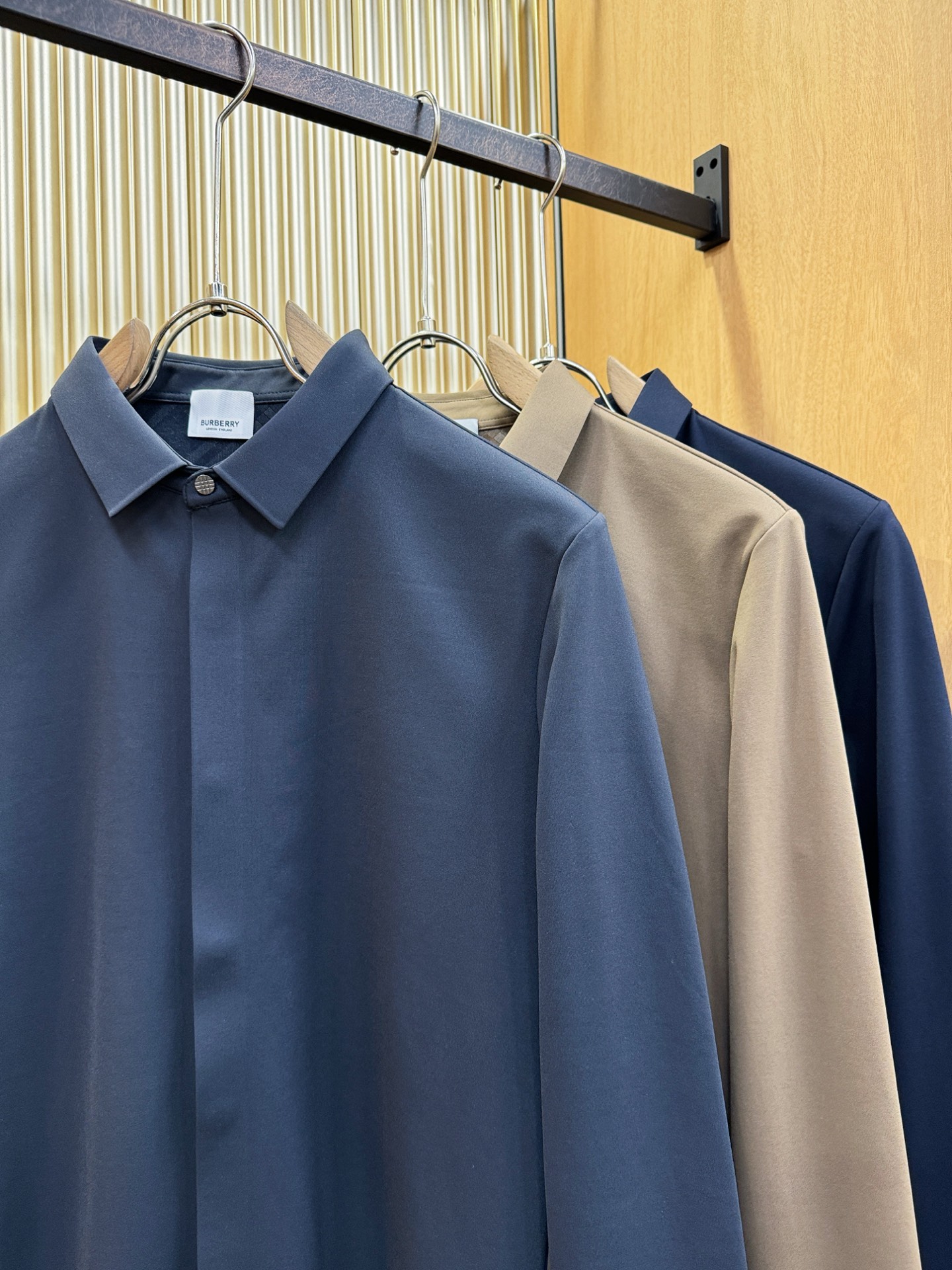 BURBERRY巴宝莉 2025新款衬衫，内里抓绒，保暖厚实。贸易公司渠道稀出，领先官网发售！经典休闲衬