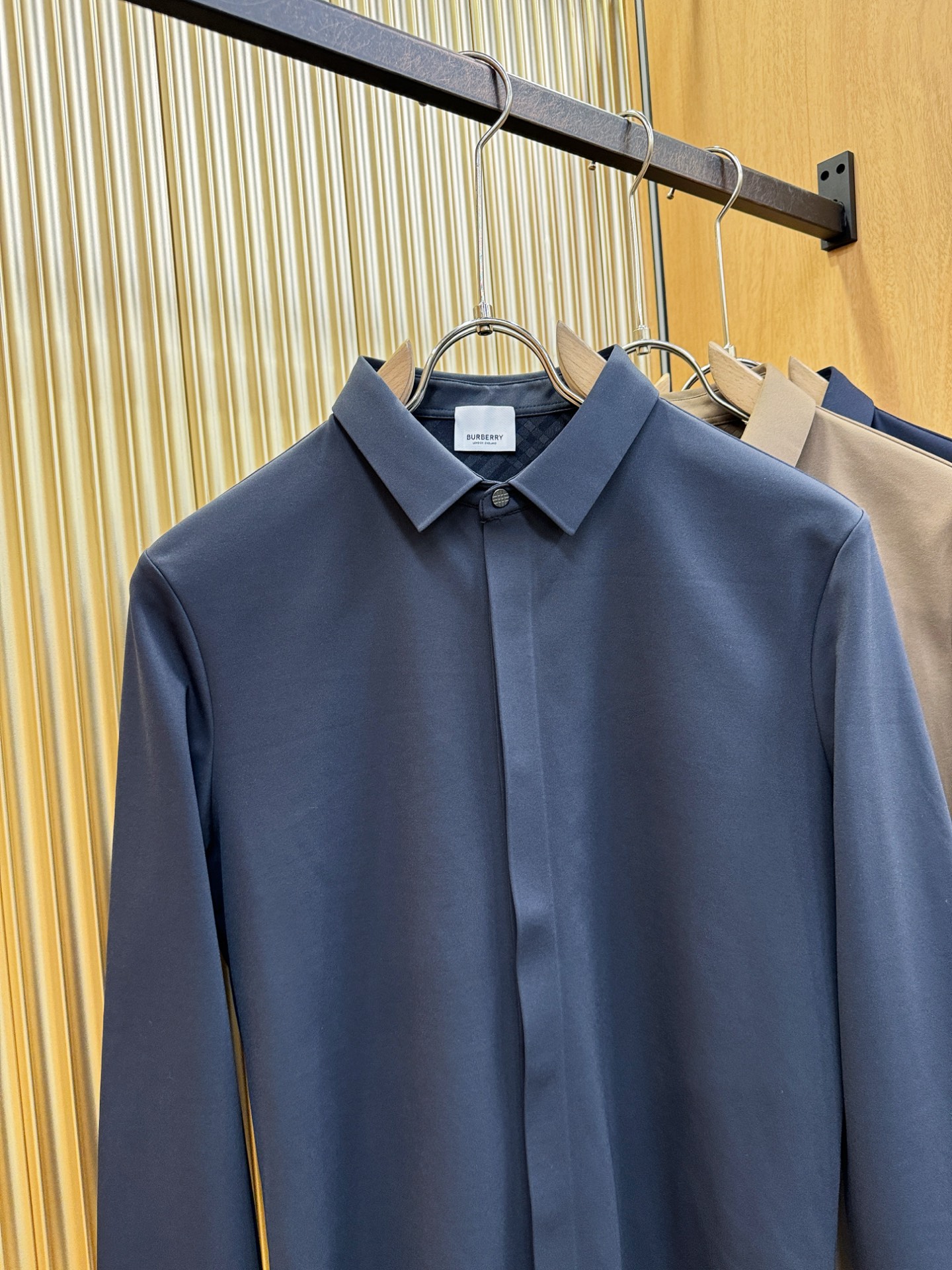 BURBERRY巴宝莉 2025新款衬衫，内里抓绒，保暖厚实。贸易公司渠道稀出，领先官网发售！经典休闲衬