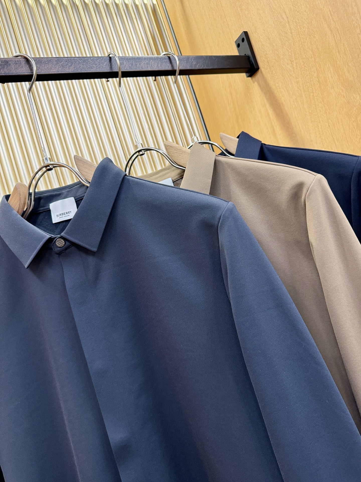 BURBERRY巴宝莉 2025新款衬衫，内里抓绒，保暖厚实。贸易公司渠道稀出，领先官网发售！经典休闲衬