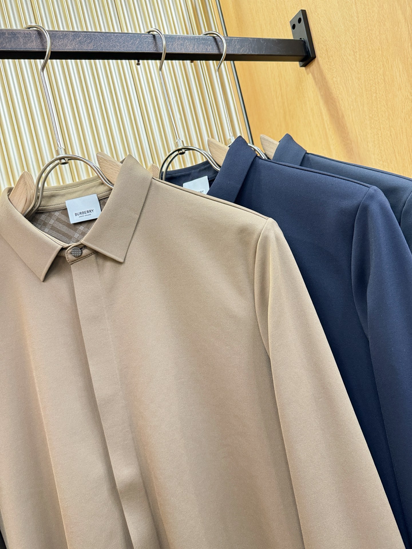 BURBERRY巴宝莉 2025新款衬衫，内里抓绒，保暖厚实。贸易公司渠道稀出，领先官网发售！经典休闲衬