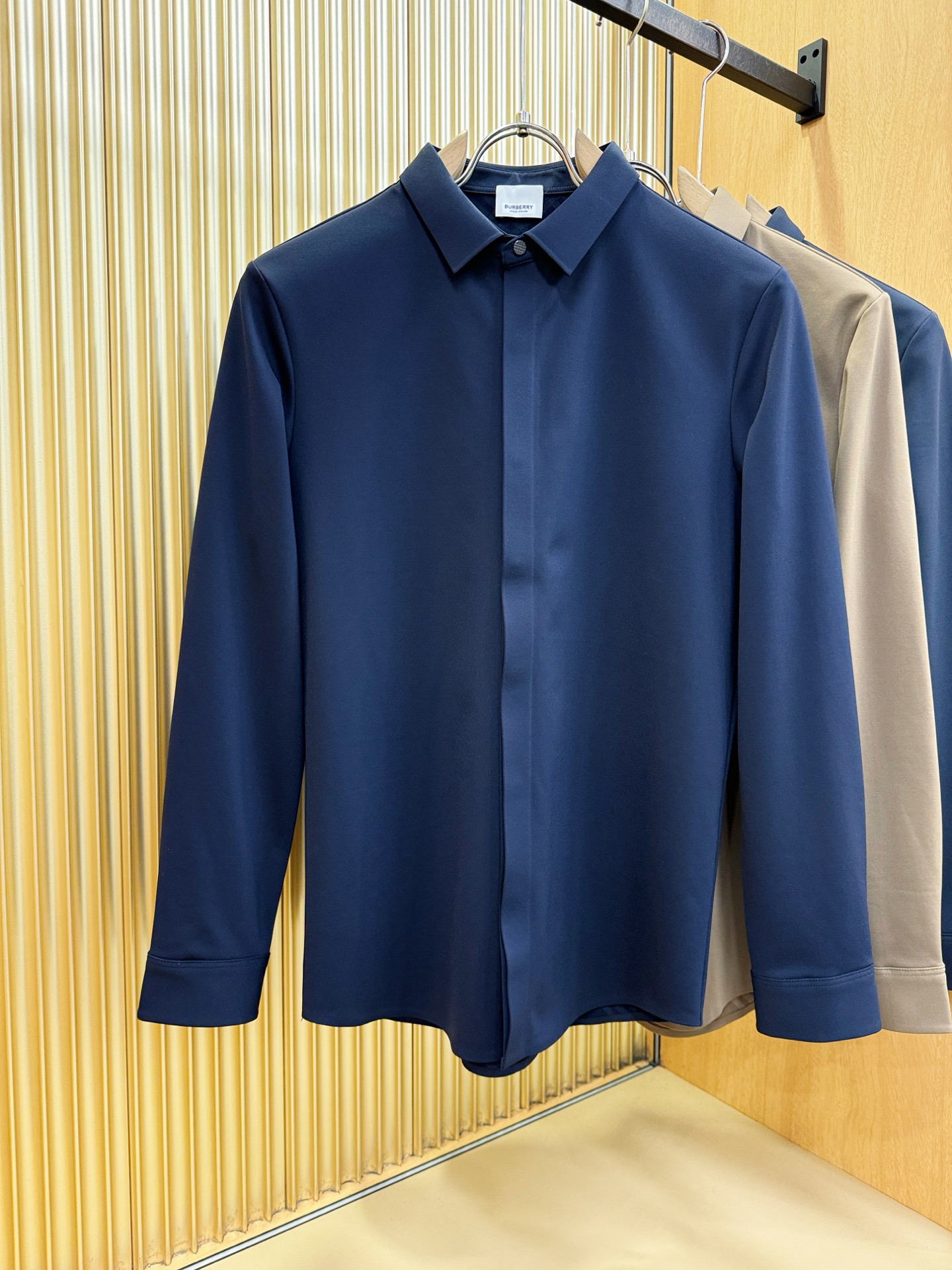 BURBERRY巴宝莉 2025新款衬衫，内里抓绒，保暖厚实。贸易公司渠道稀出，领先官网发售！经典休闲衬