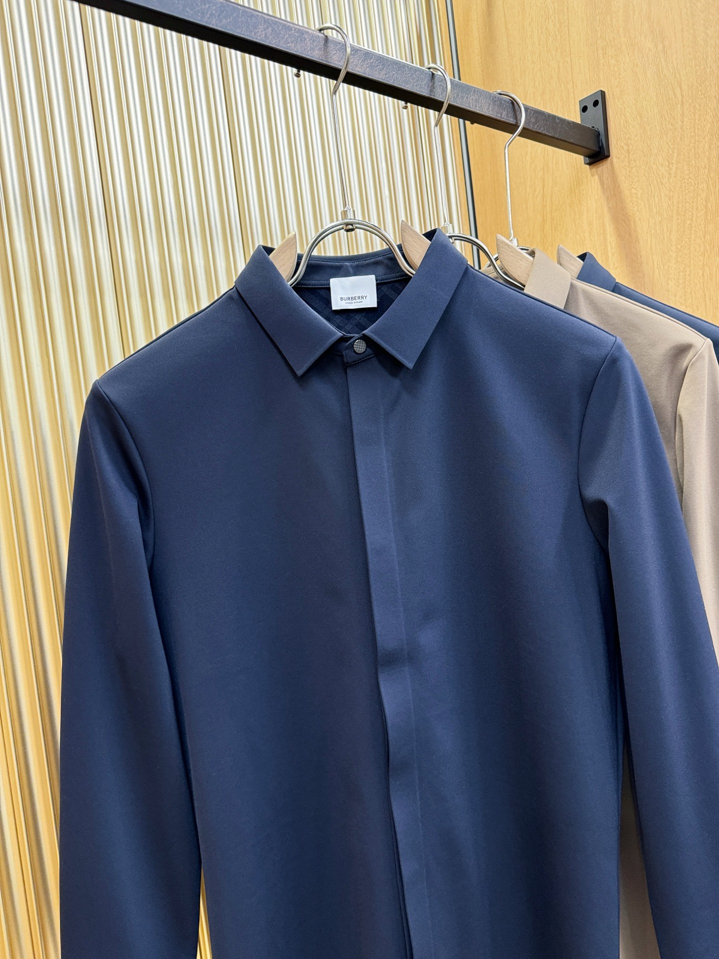 BURBERRY巴宝莉 2025新款衬衫，内里抓绒，保暖厚实。贸易公司渠道稀出，领先官网发售！经典休闲衬