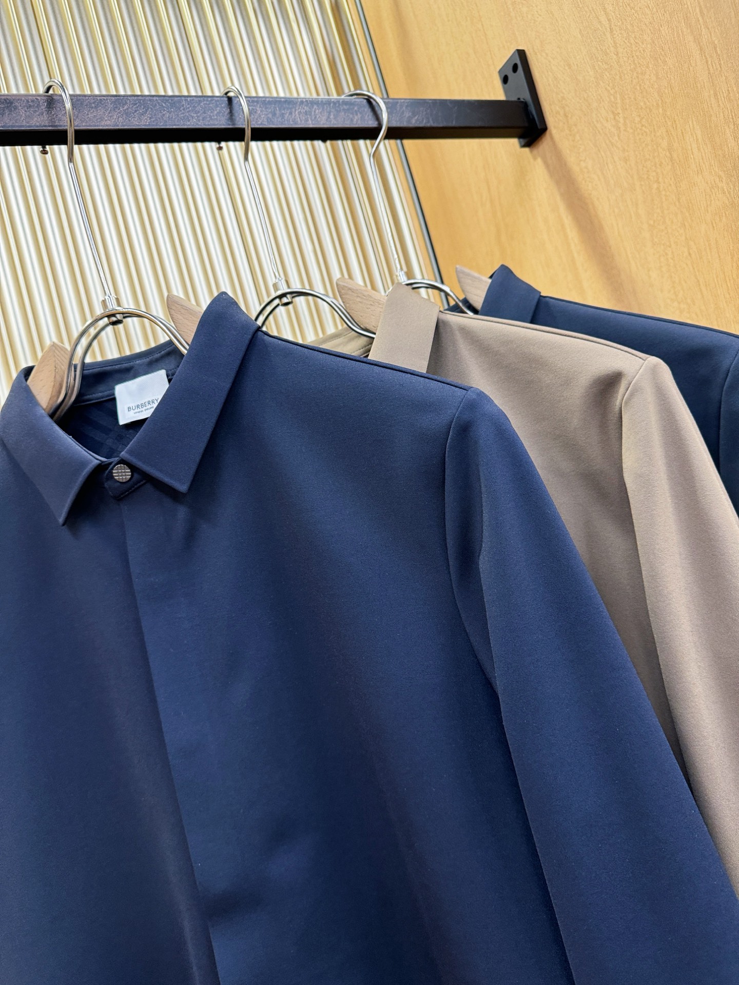 BURBERRY巴宝莉 2025新款衬衫，内里抓绒，保暖厚实。贸易公司渠道稀出，领先官网发售！经典休闲衬