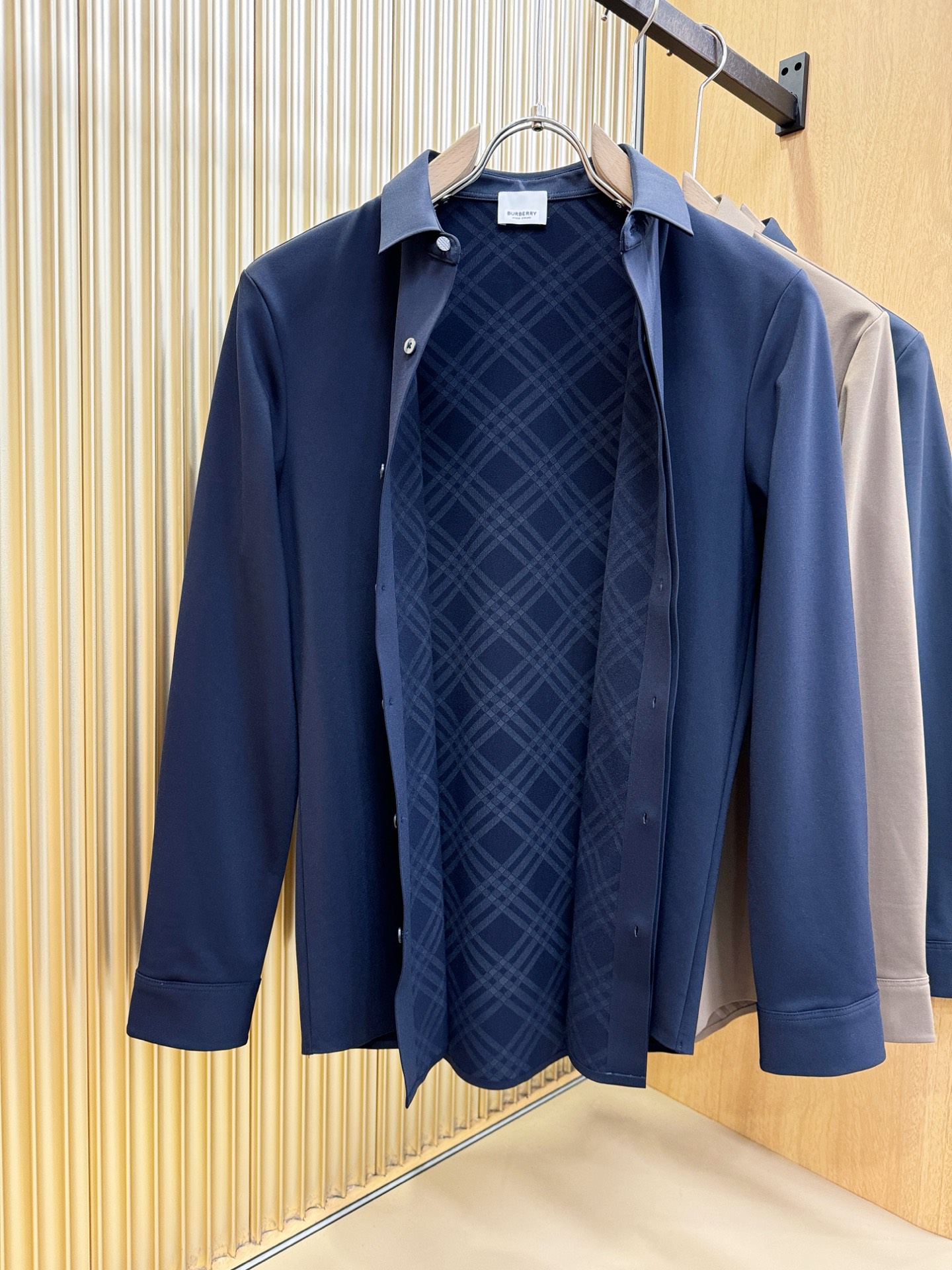 BURBERRY巴宝莉 2025新款衬衫，内里抓绒，保暖厚实。贸易公司渠道稀出，领先官网发售！经典休闲衬