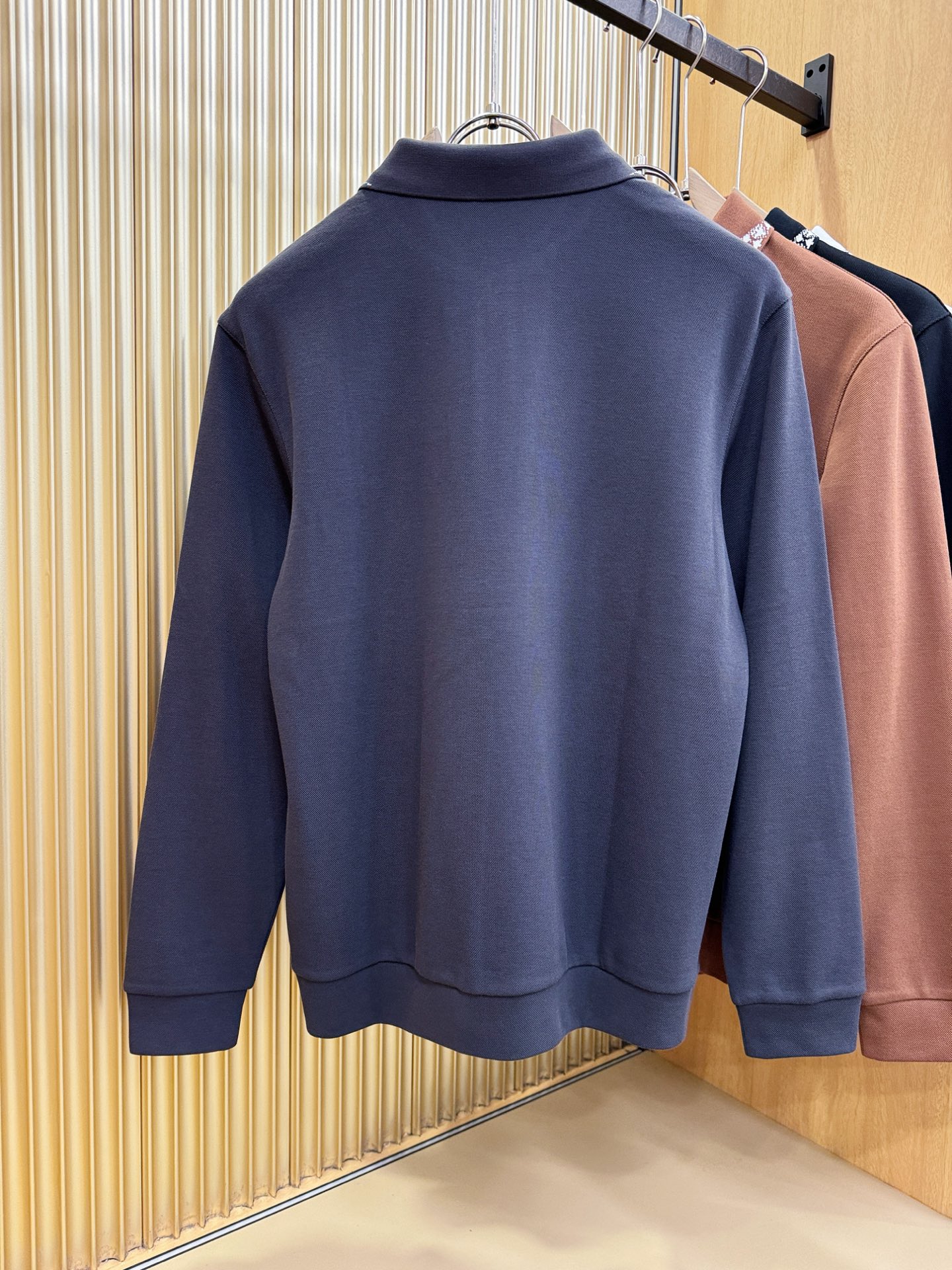 Ferrag *mo菲拉格慕 秋冬新品，官网同步 经典大气百搭Polo领长袖T恤，顶级原版面料，质感细腻