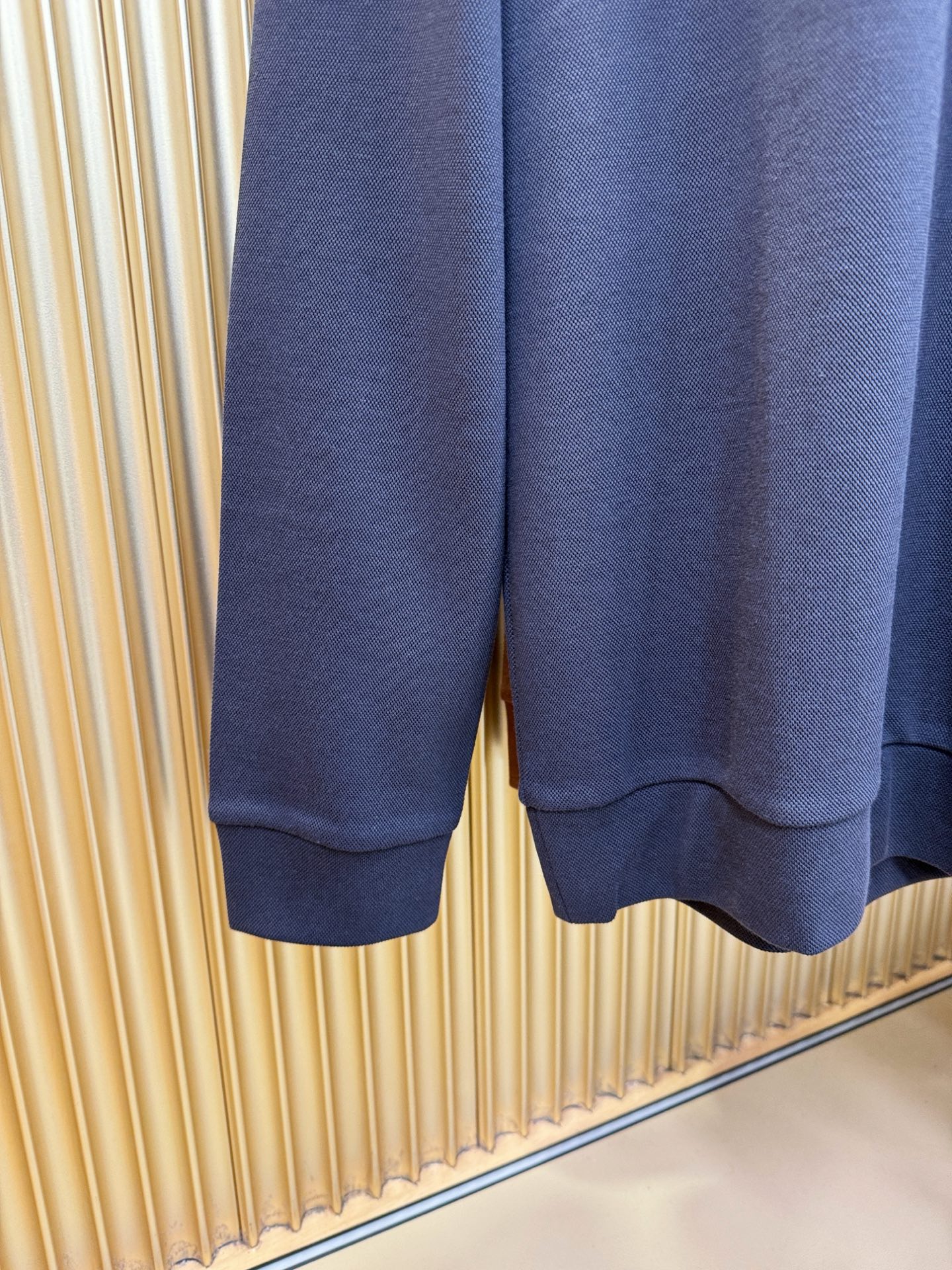 Ferrag *mo菲拉格慕 秋冬新品，官网同步 经典大气百搭Polo领长袖T恤，顶级原版面料，质感细腻