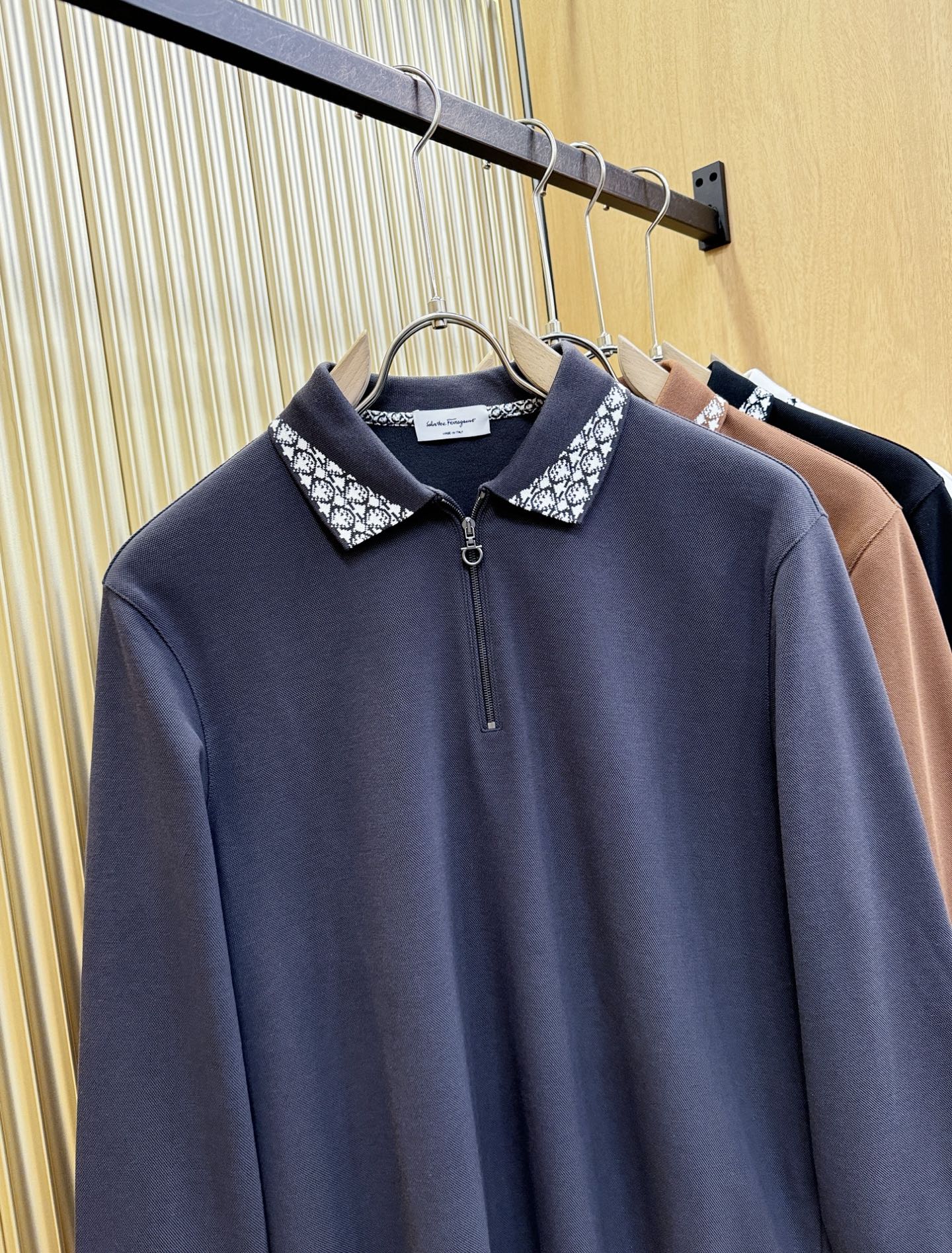 Ferrag *mo菲拉格慕 秋冬新品，官网同步 经典大气百搭Polo领长袖T恤，顶级原版面料，质感细腻