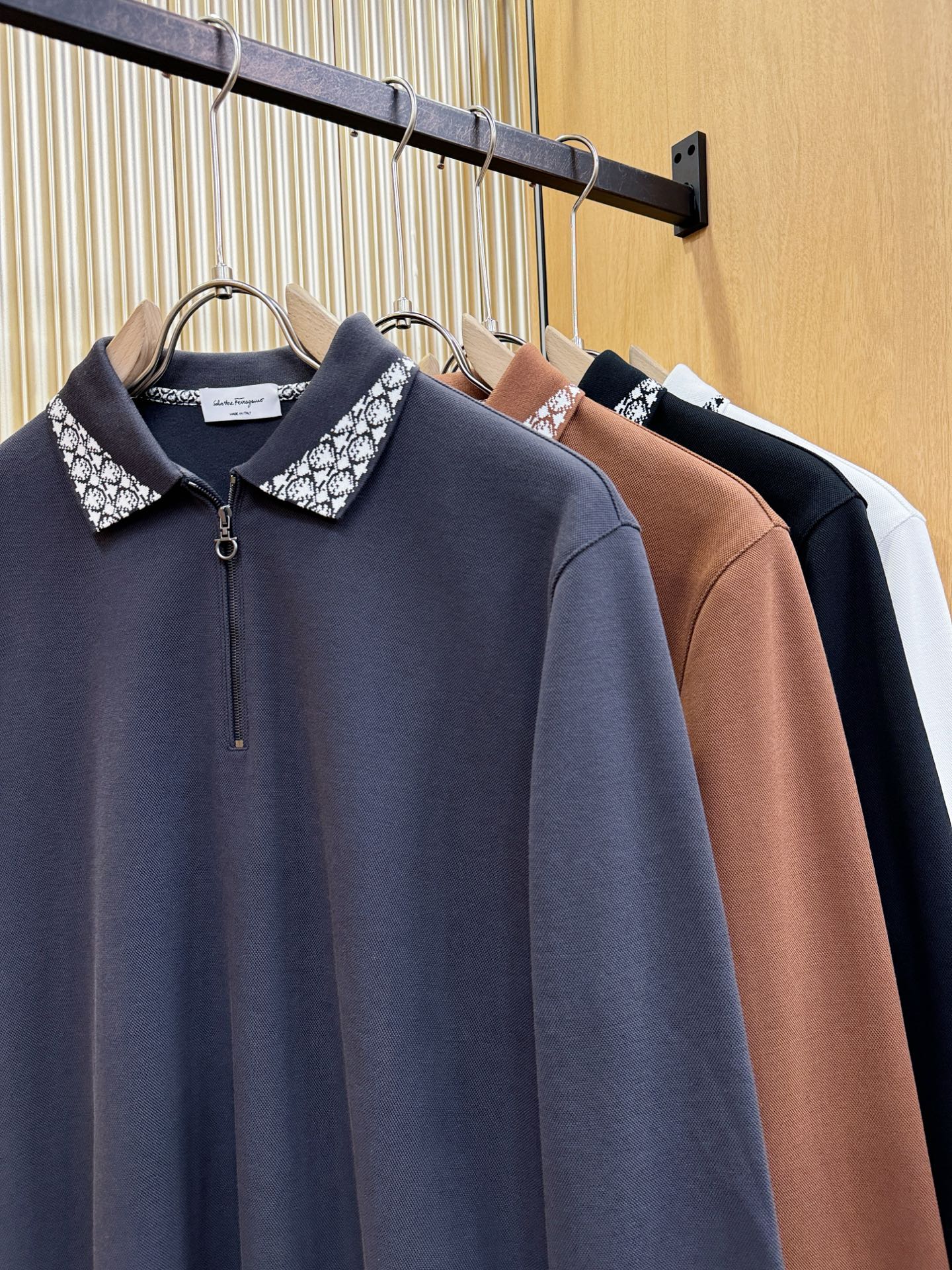 Ferrag *mo菲拉格慕 秋冬新品，官网同步 经典大气百搭Polo领长袖T恤，顶级原版面料，质感细腻