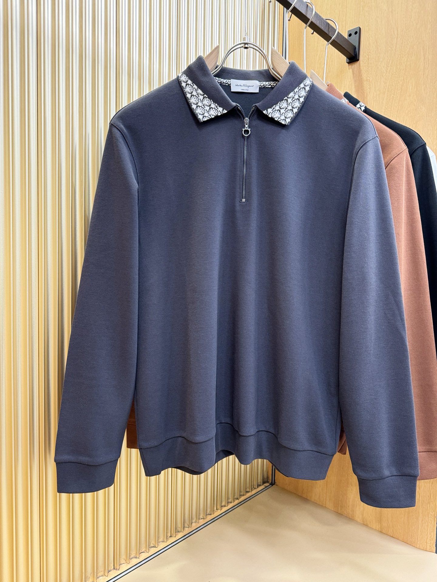 Ferrag *mo菲拉格慕 秋冬新品，官网同步 经典大气百搭Polo领长袖T恤，顶级原版面料，质感细腻