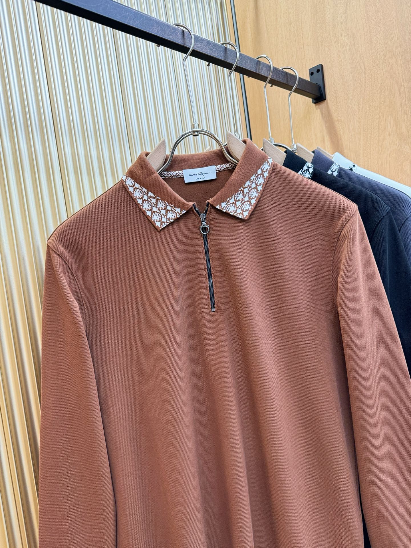 Ferrag *mo菲拉格慕 秋冬新品，官网同步 经典大气百搭Polo领长袖T恤，顶级原版面料，质感细腻