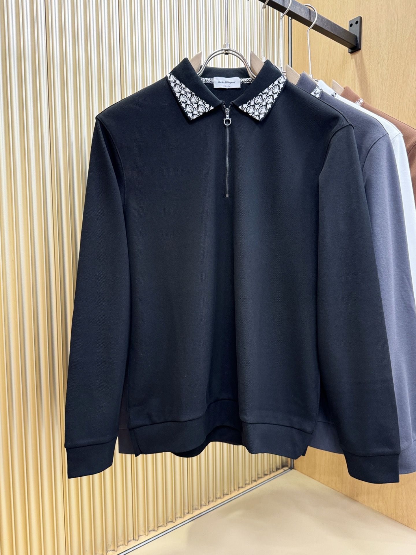 Ferrag *mo菲拉格慕 秋冬新品，官网同步 经典大气百搭Polo领长袖T恤，顶级原版面料，质感细腻