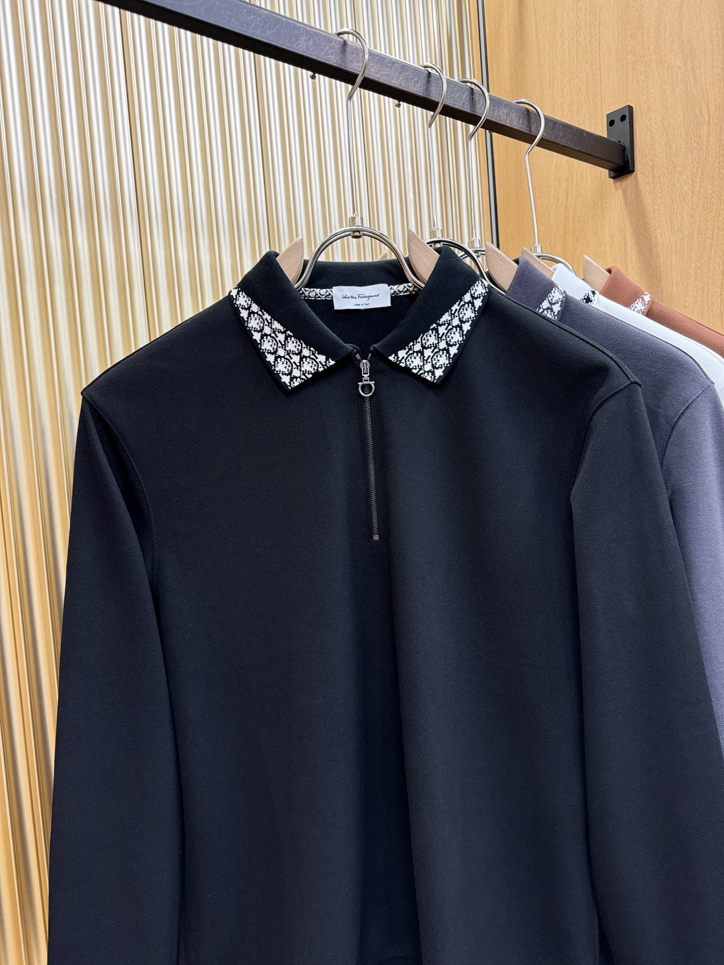 Ferrag *mo菲拉格慕 秋冬新品，官网同步 经典大气百搭Polo领长袖T恤，顶级原版面料，质感细腻