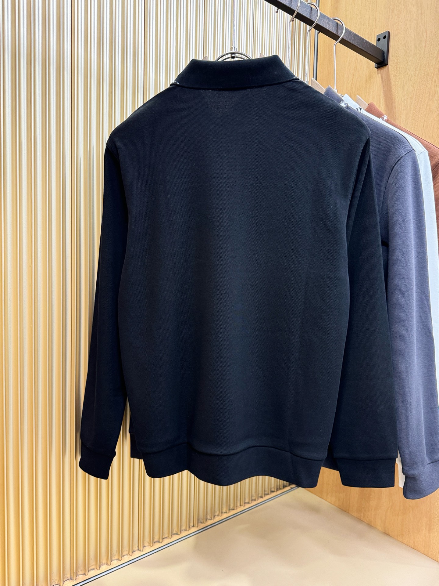 Ferrag *mo菲拉格慕 秋冬新品，官网同步 经典大气百搭Polo领长袖T恤，顶级原版面料，质感细腻