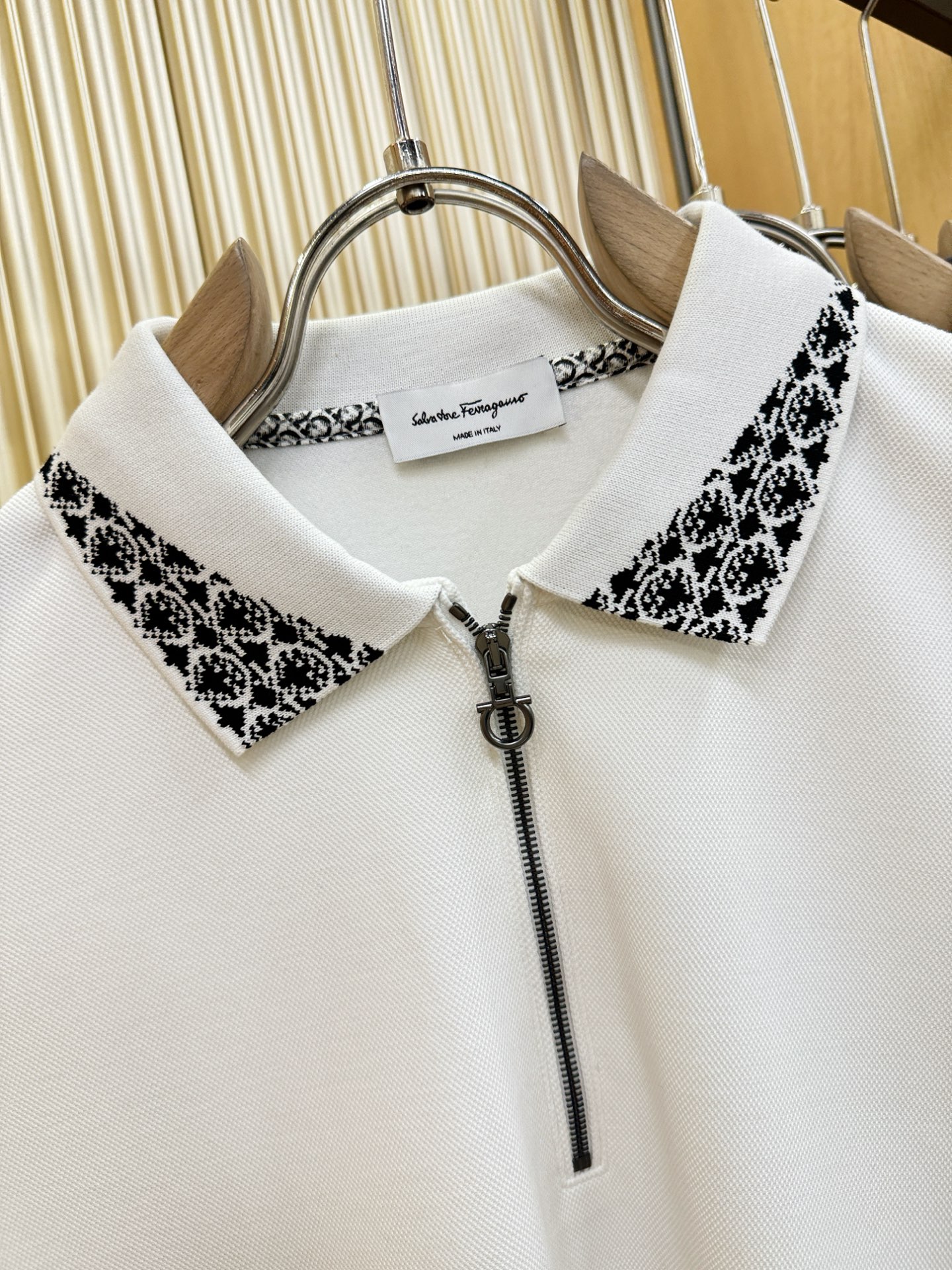 Ferrag *mo菲拉格慕 秋冬新品，官网同步 经典大气百搭Polo领长袖T恤，顶级原版面料，质感细腻